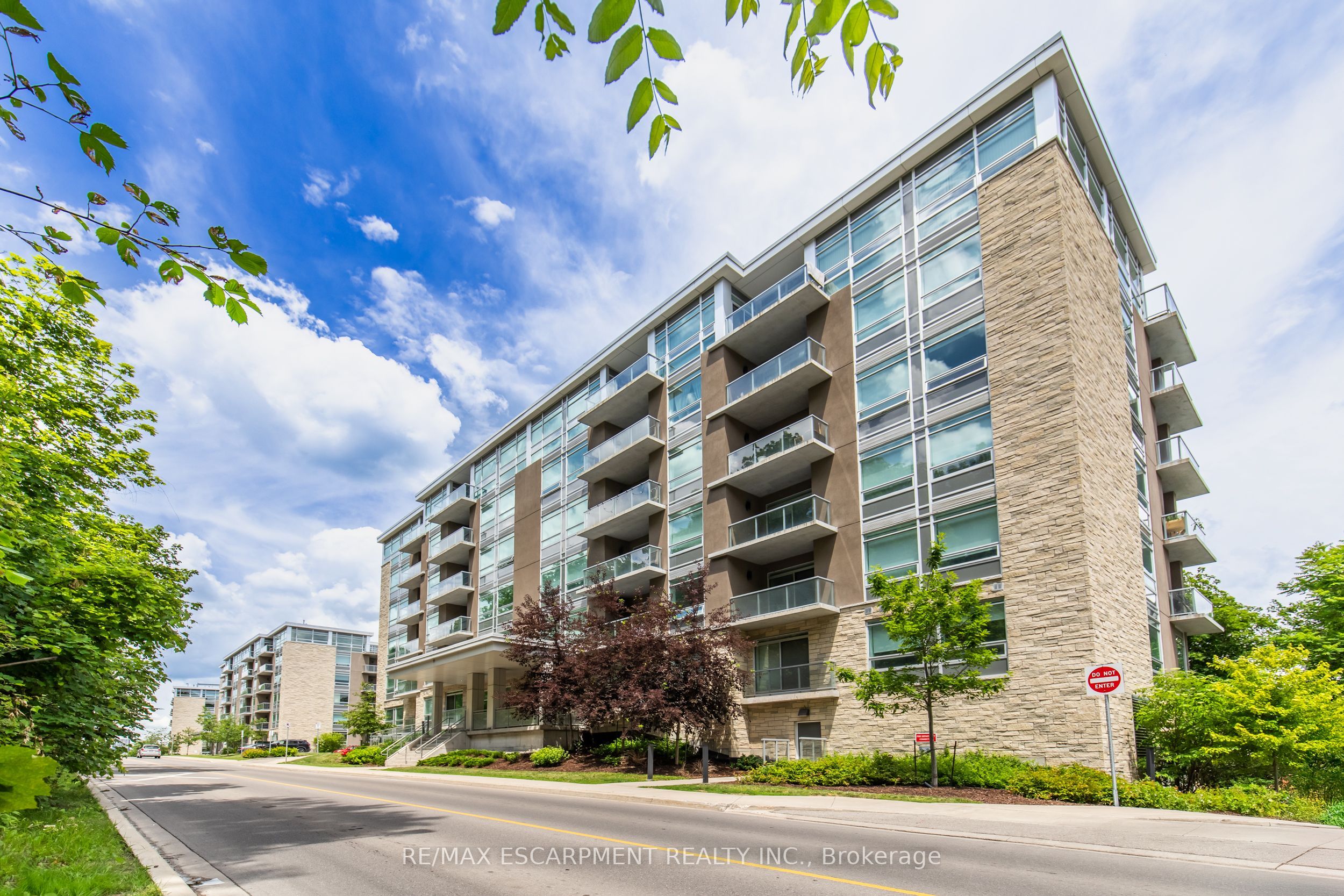 479 Charlton Avenue 506, Hamilton, ON L8N 0B4