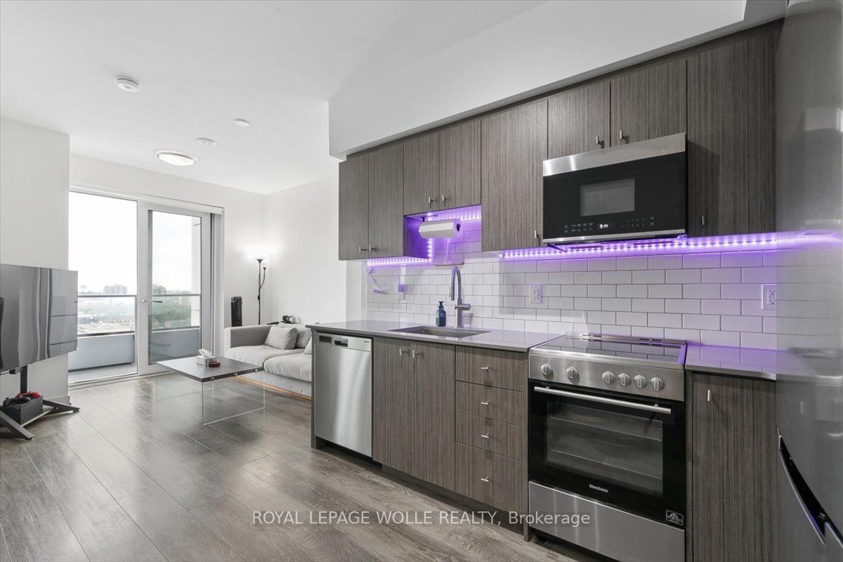 15 Wellington Street S 1204, Kitchener, ON N2G 0E4