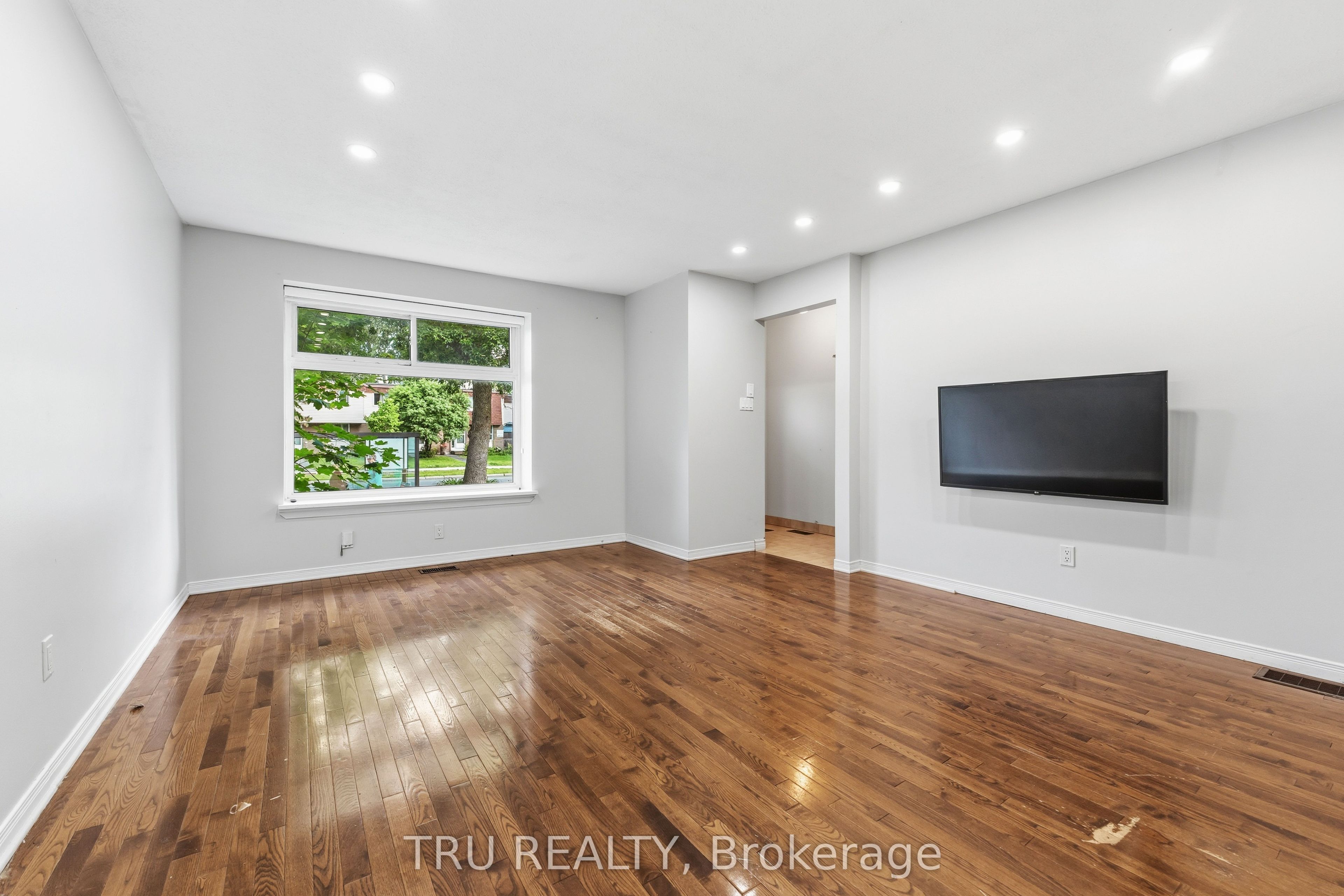 950 Meadowlands Drive, Mooneys Bay - Carleton Heights and Area, ON K2C 0K3 photo 4