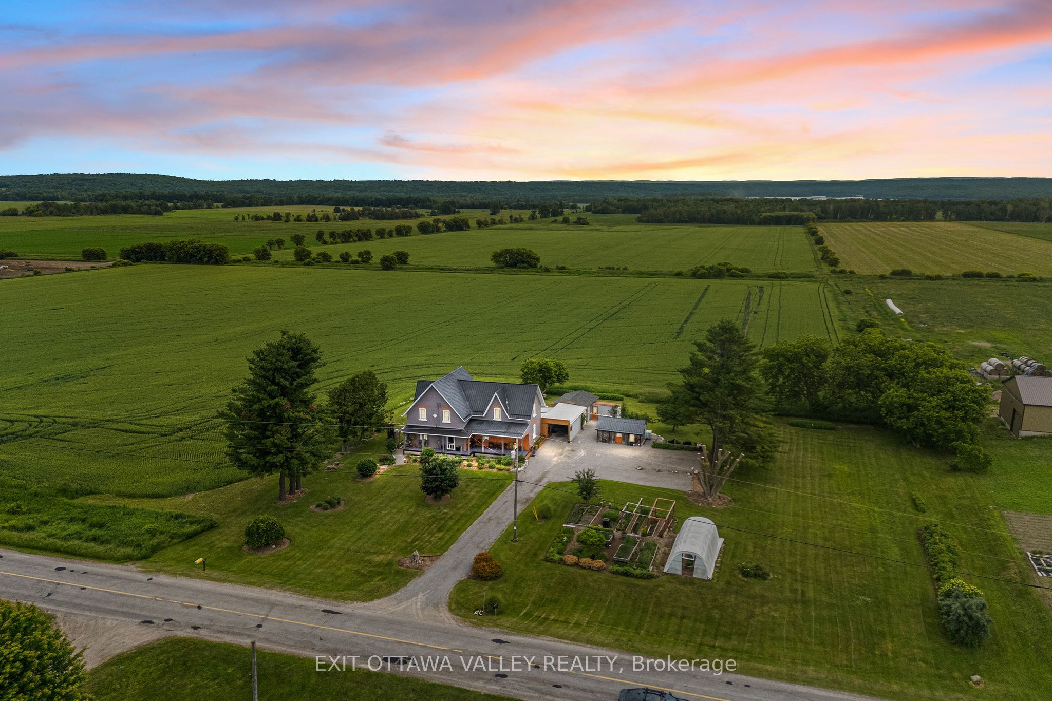 1922 Kerr Line Road, Whitewater Region, ON K0J 1V0