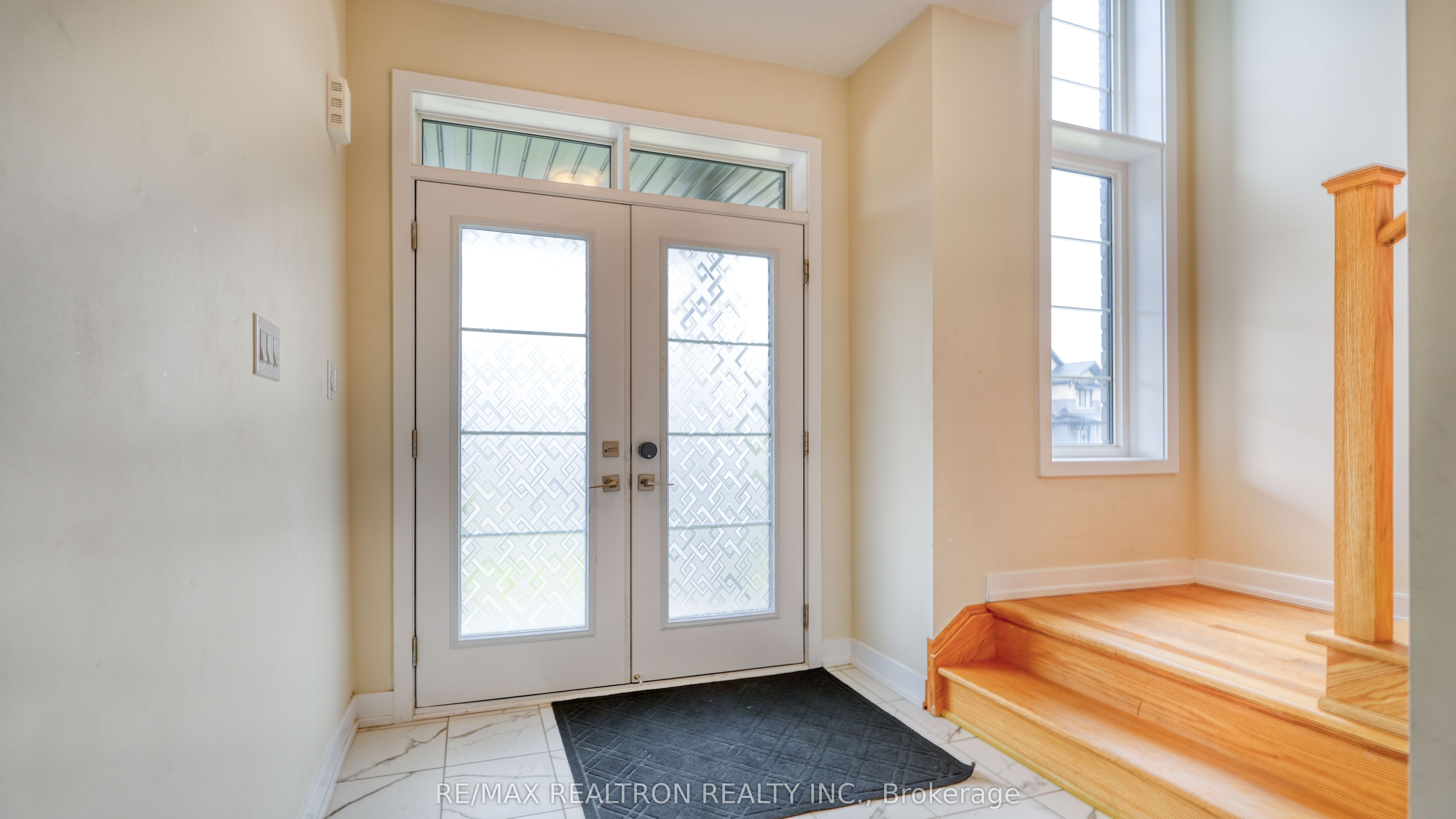 20 Hawick Crescent, Haldimand, ON N3W 0G4 photo 3