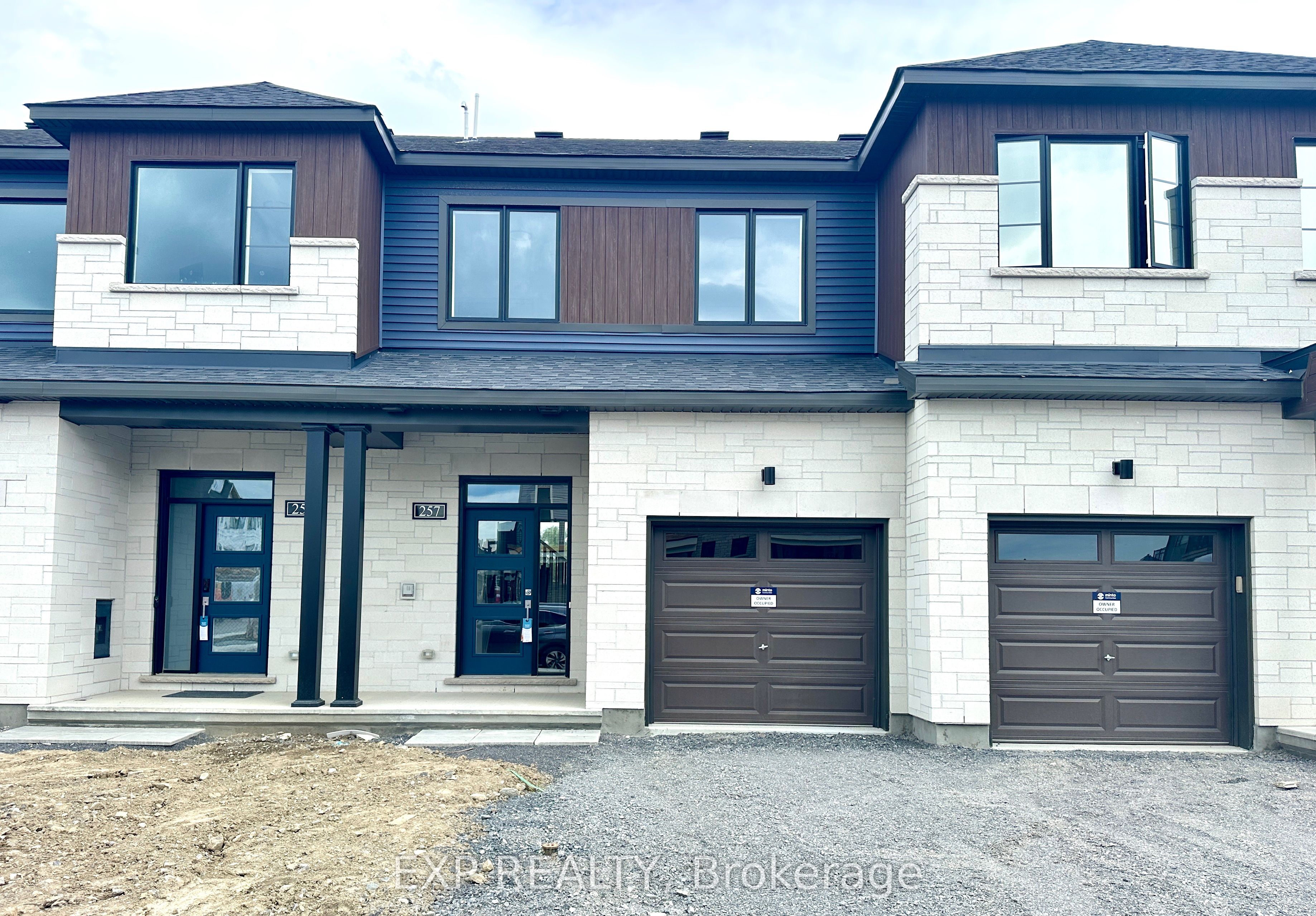 257 Bankside Way, Barrhaven, ON K2J 7M9