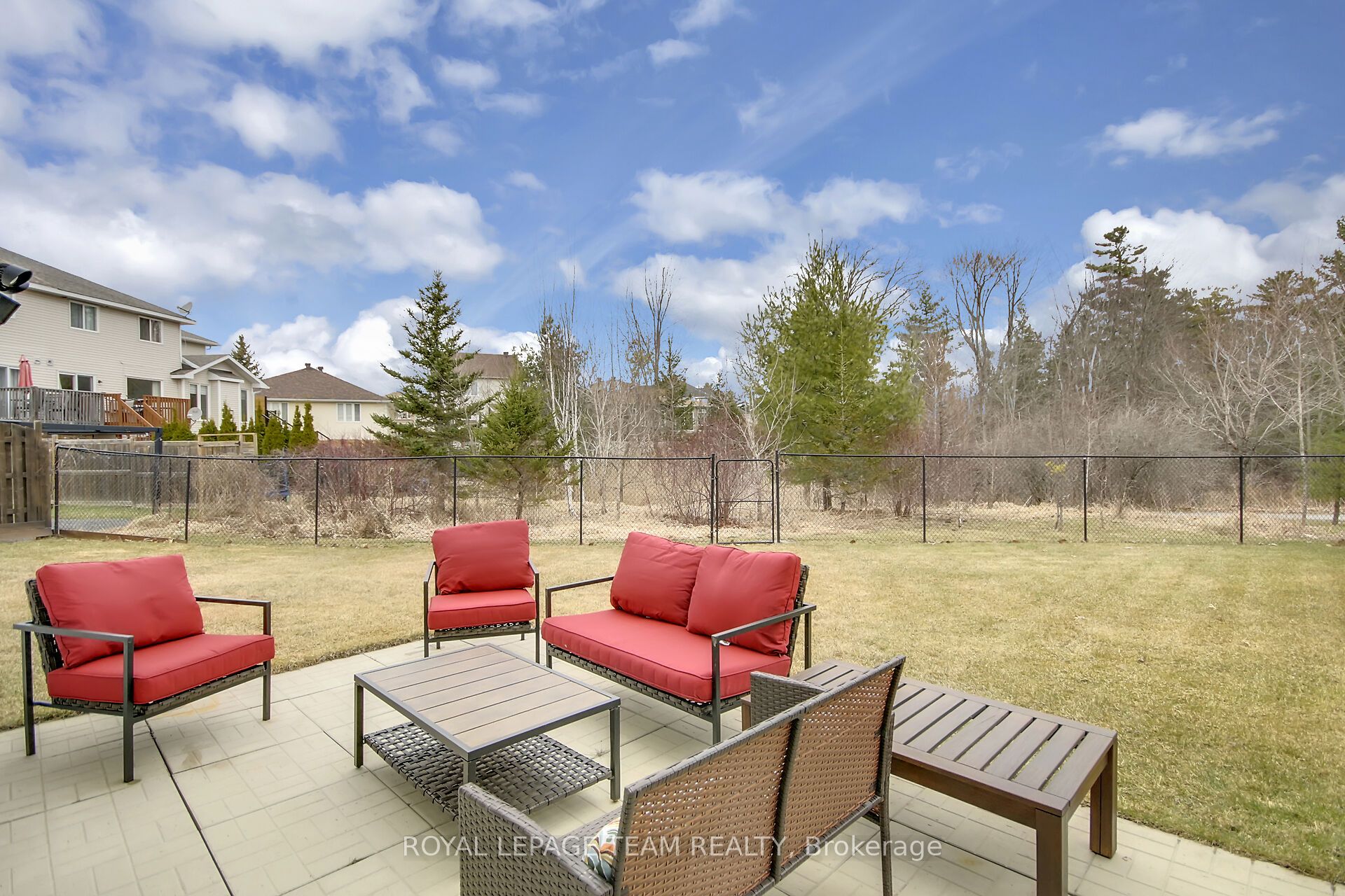 2136 Bergamot Circle, Orleans - Cumberland and Area, ON K4A 4R4 photo 3