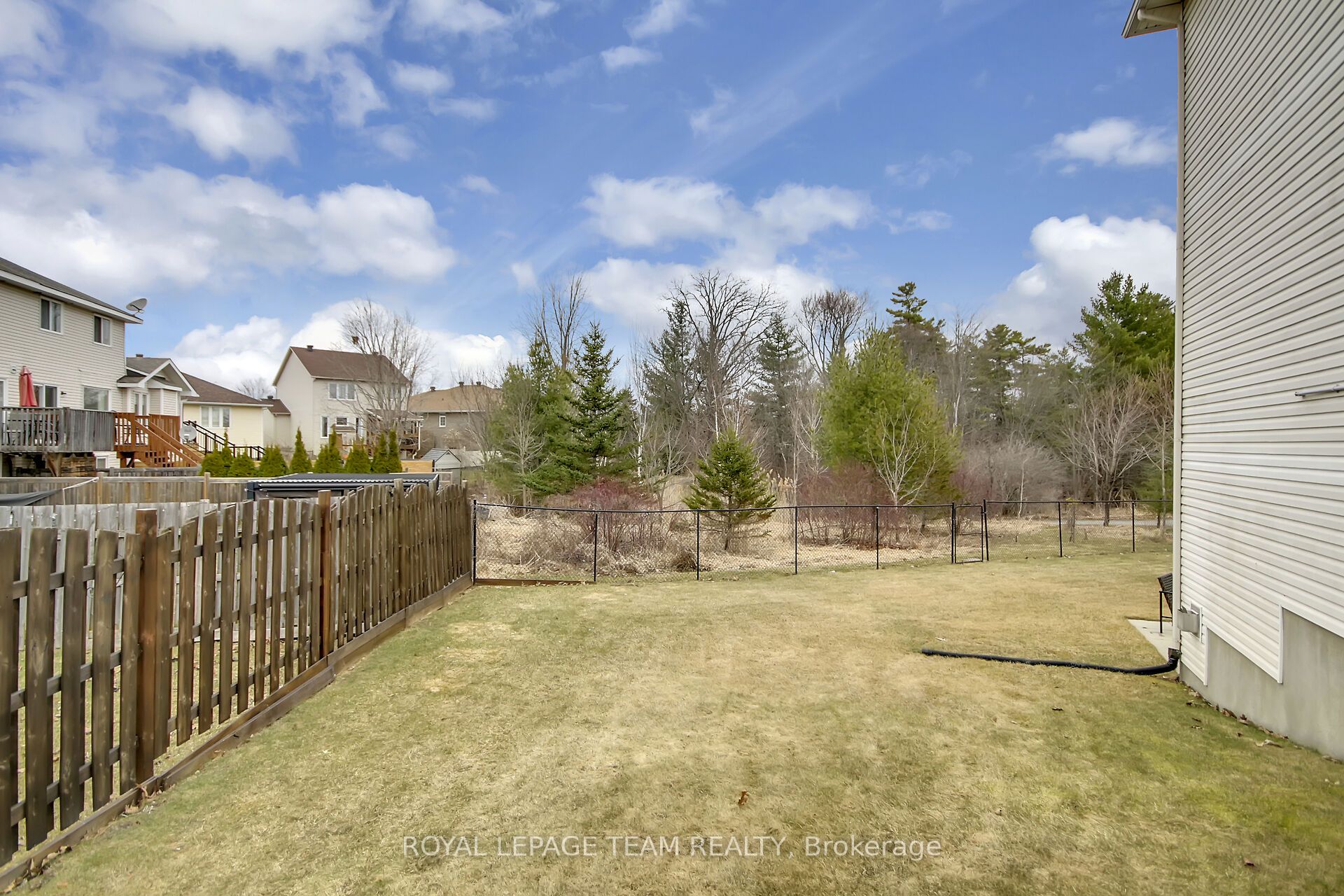 2136 Bergamot Circle, Orleans - Cumberland and Area, ON K4A 4R4 photo 4