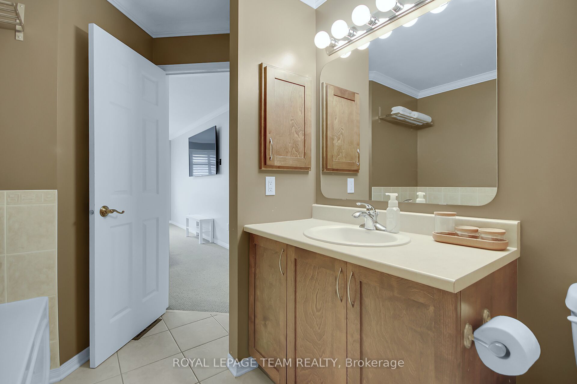 2136 Bergamot Circle, Orleans - Cumberland and Area, ON K4A 4R4 photo 5