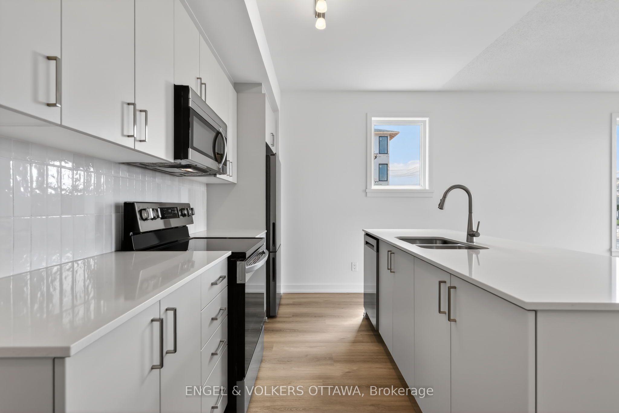 120 Stardust Private, Leitrim, ON K1T 3W6 photo 5