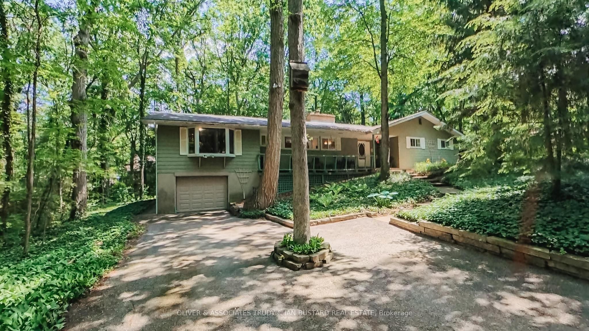 10294 S Brewster Boulevard S, Lambton Shores, ON N0M 1T0