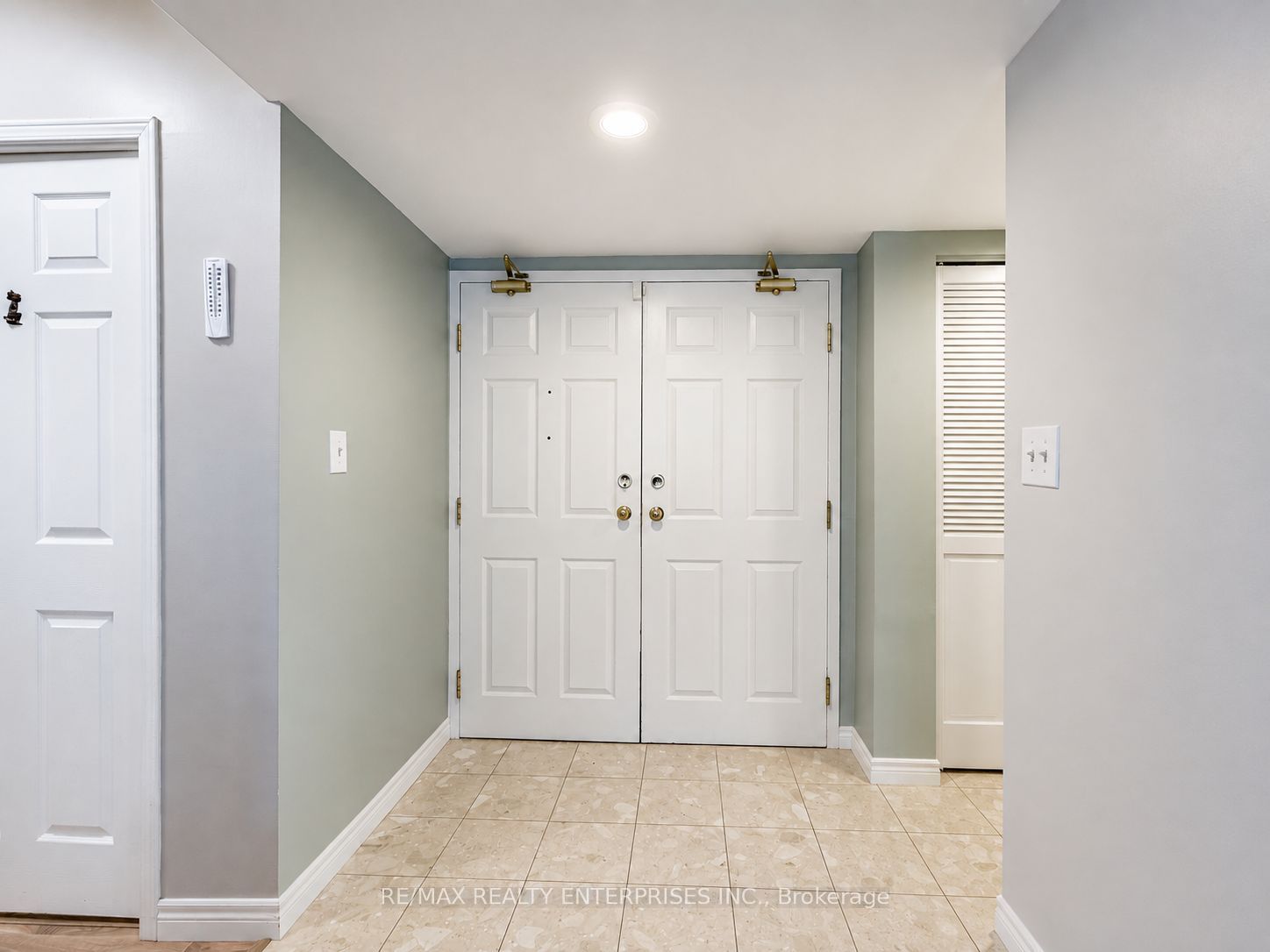 3267 King Street E 105, Kitchener, ON N2A 4A4 photo 2