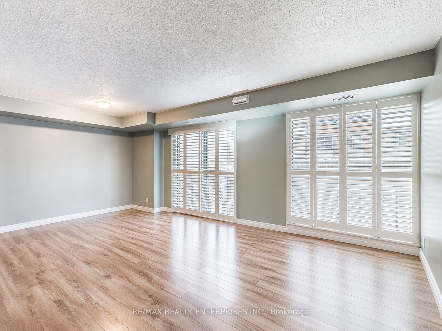 3267 King Street E 105, Kitchener, ON N2A 4A4 photo 4