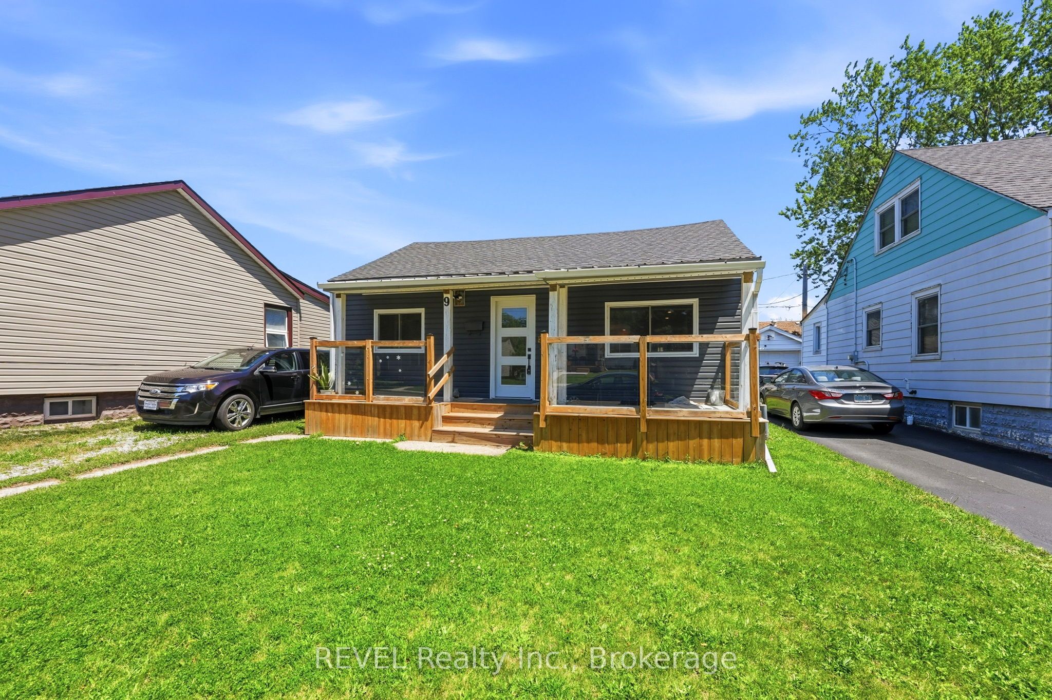 9 McNaughton Road, Welland, ON L3B 2R4 photo 2