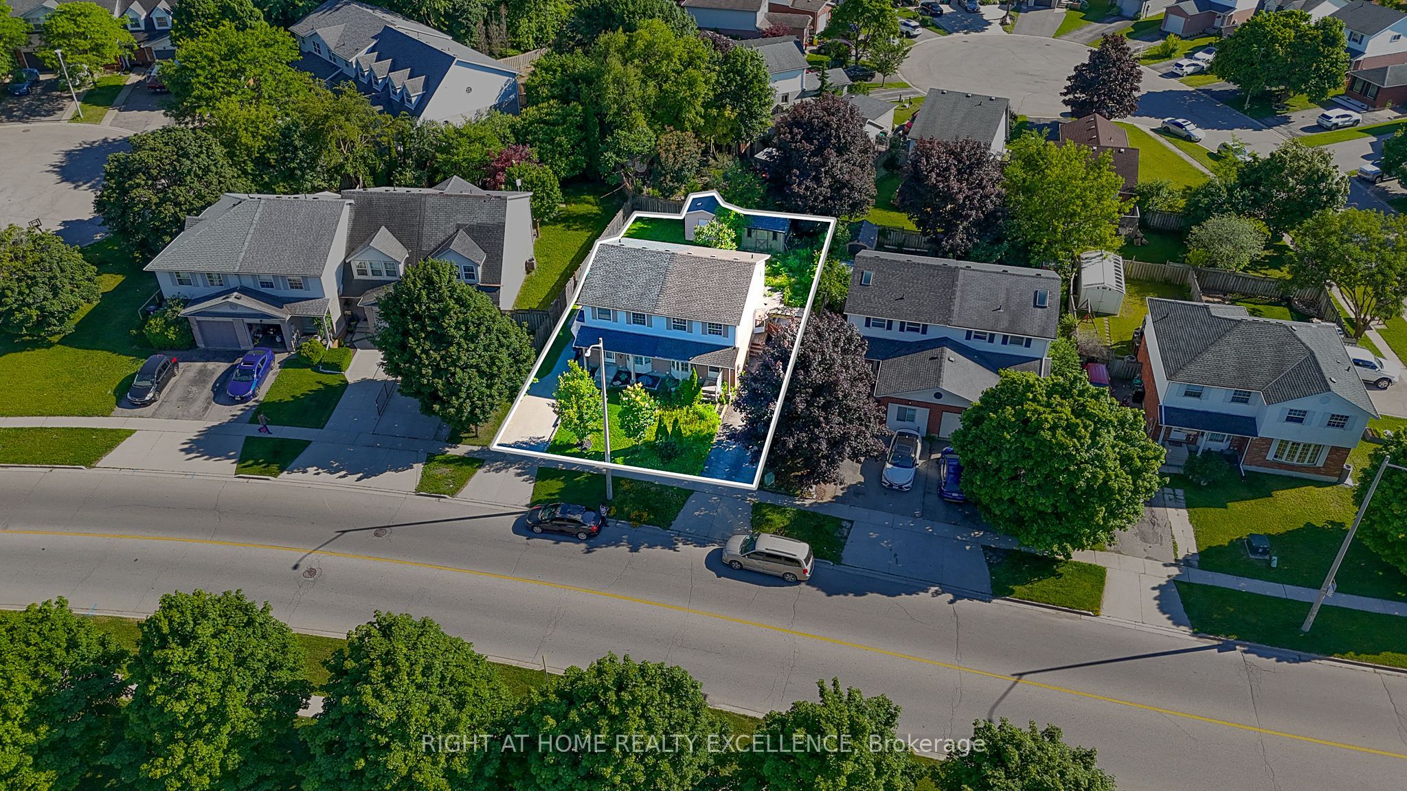 1007 ELGIN Street N, Cambridge, ON N1R 8J4 photo 3