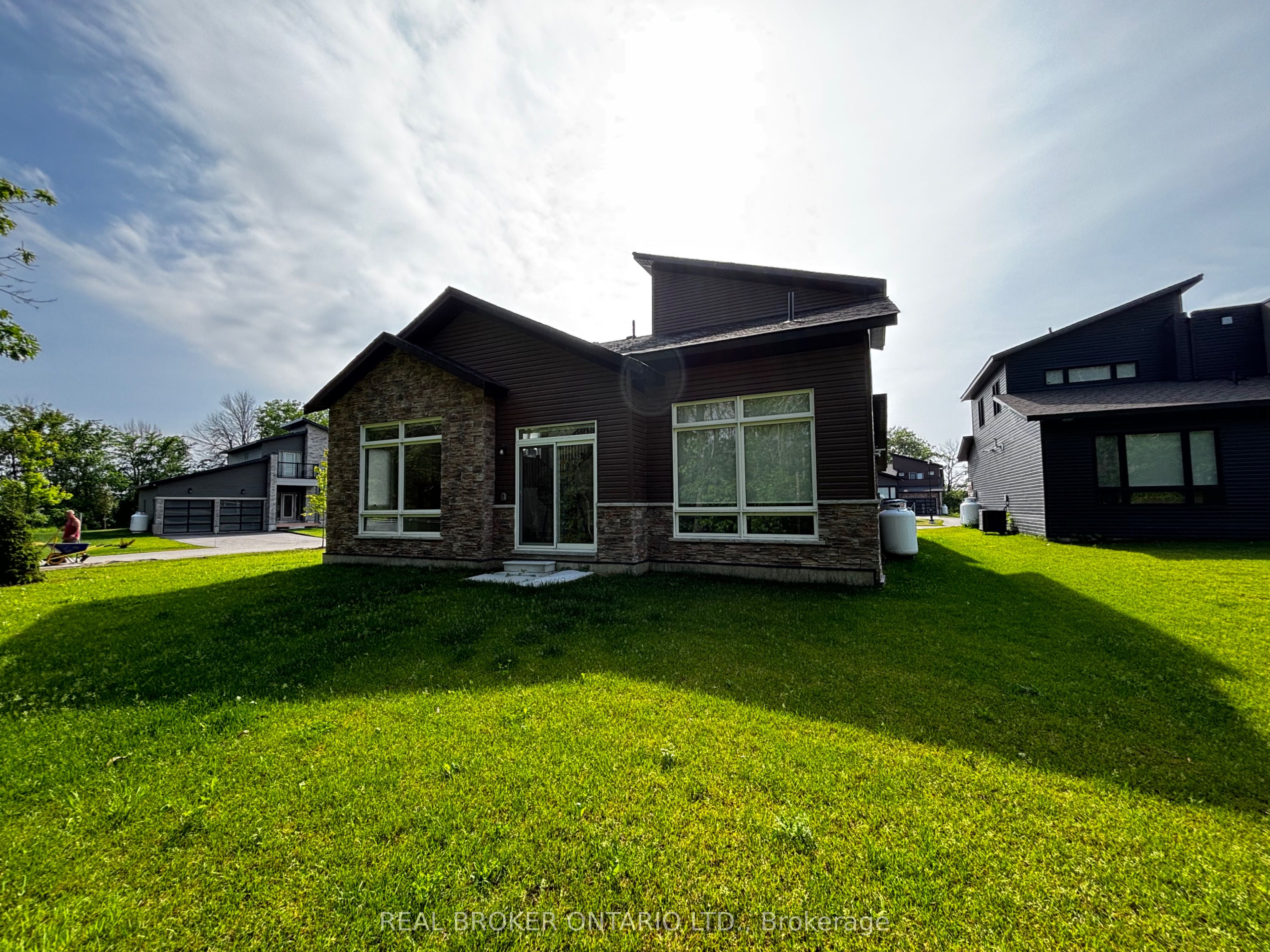 139 Marina Village Drive, Georgian Bay, ON L0K 1S0 photo 3