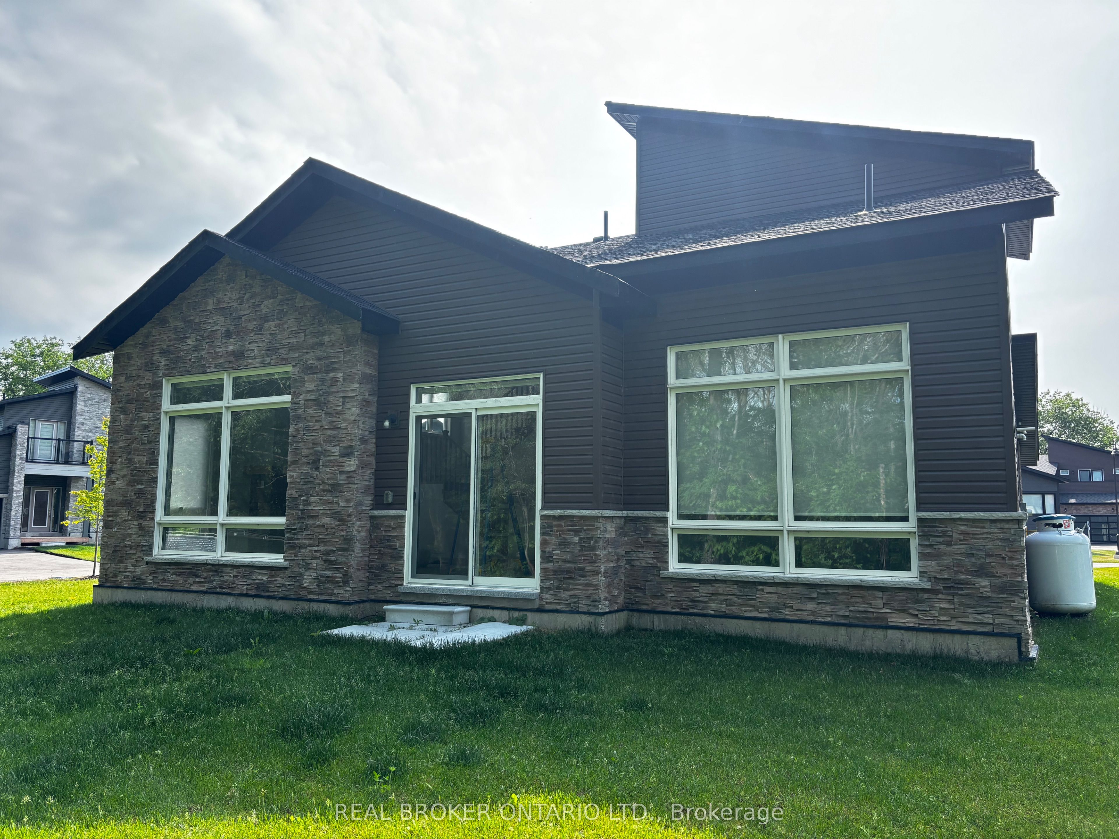139 Marina Village Drive, Georgian Bay, ON L0K 1S0 photo 4
