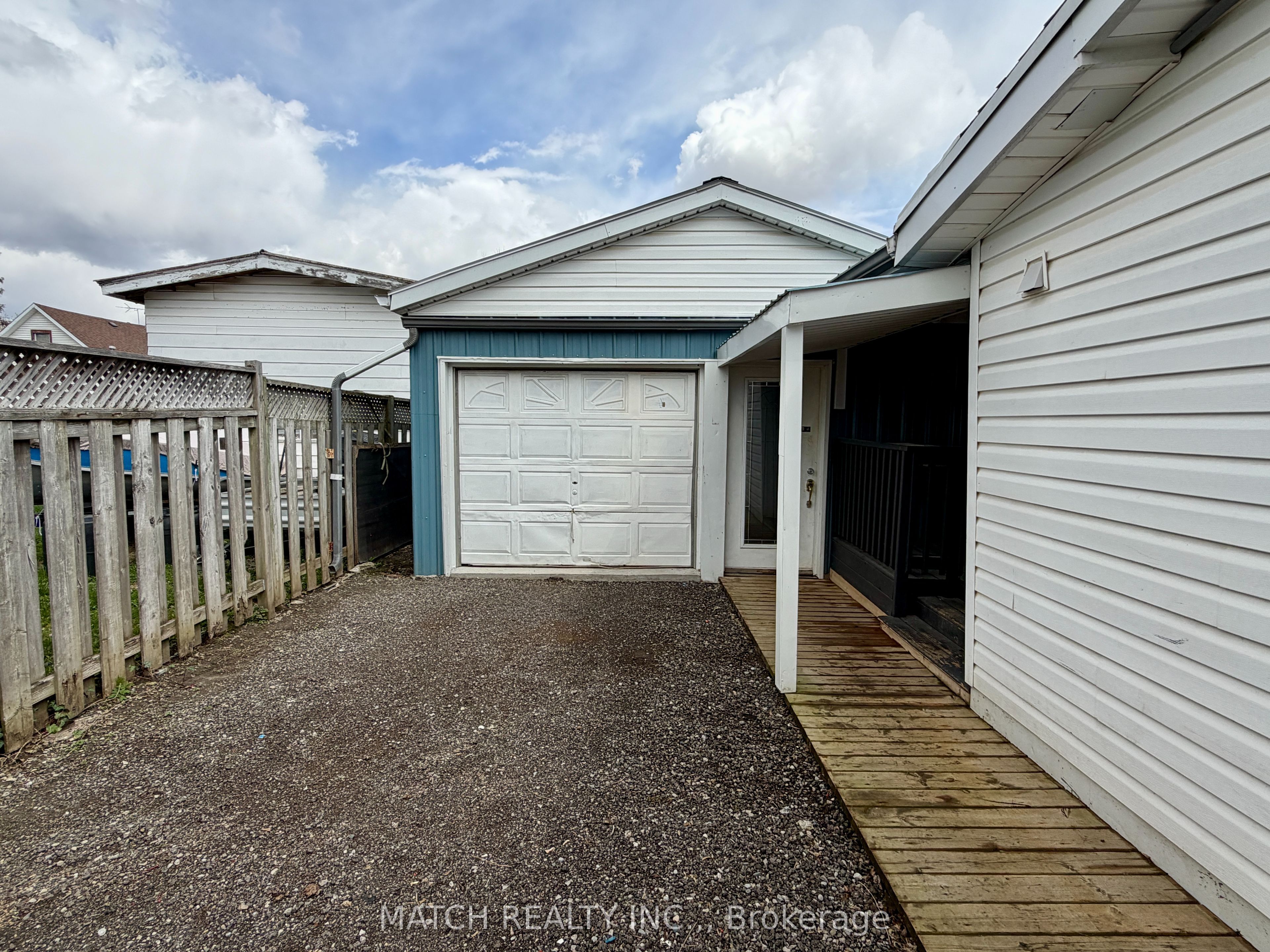 37 Foster Street, Chatham-Kent, ON N7M 4N4 photo 3