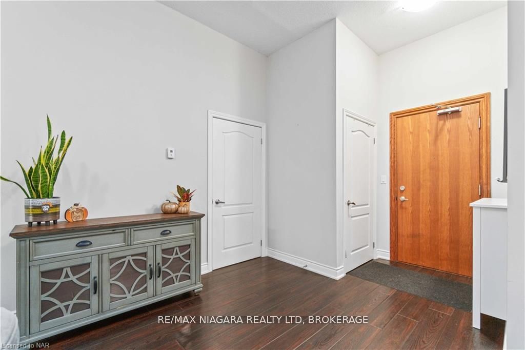 8111 FOREST GLEN Drive 132, Niagara Falls, ON L2H 2Y7 photo 2