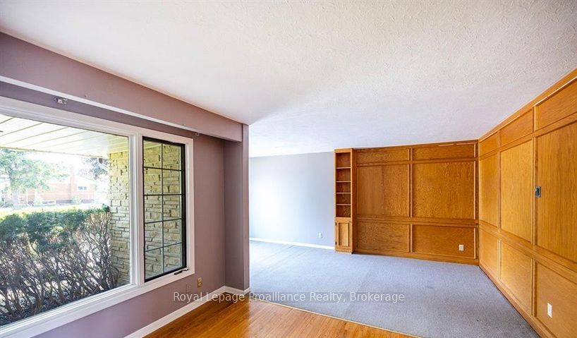 35 Patrick Street, Quinte West, ON K8V 4B4 photo 5