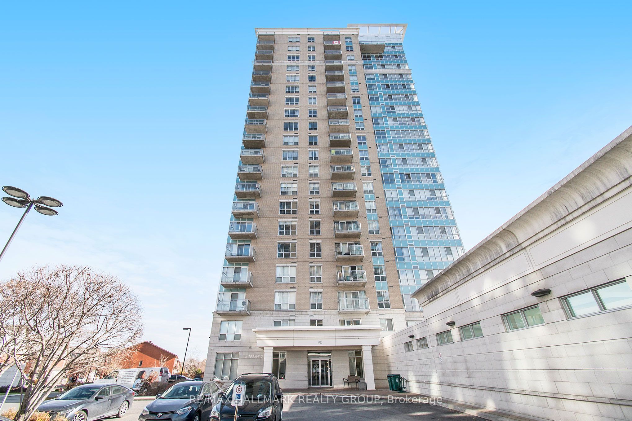90 LANDRY Street 310, Vanier and Kingsview Park, ON K1L 0A9 photo 2