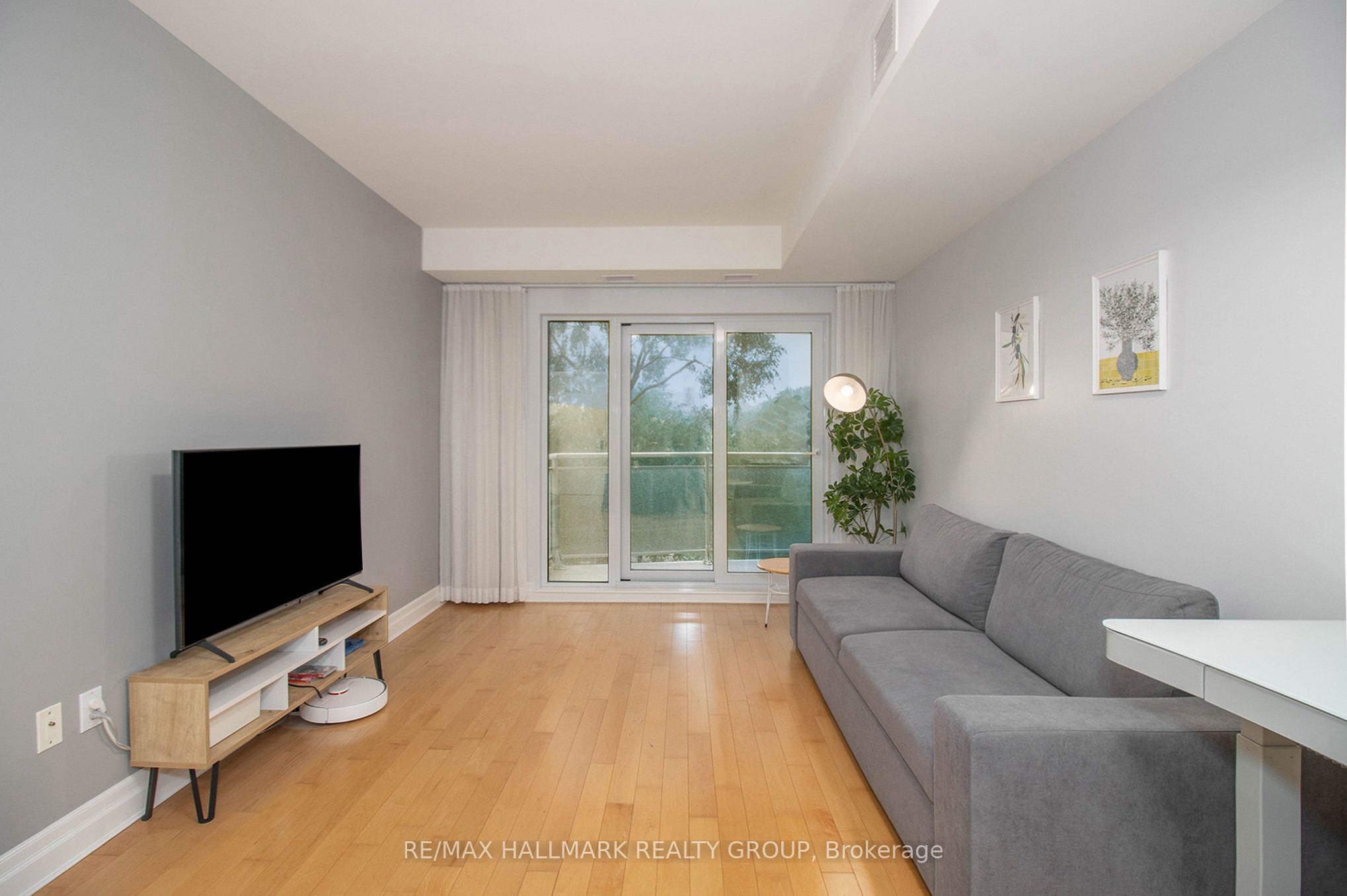 90 LANDRY Street 310, Vanier and Kingsview Park, ON K1L 0A9 photo 5