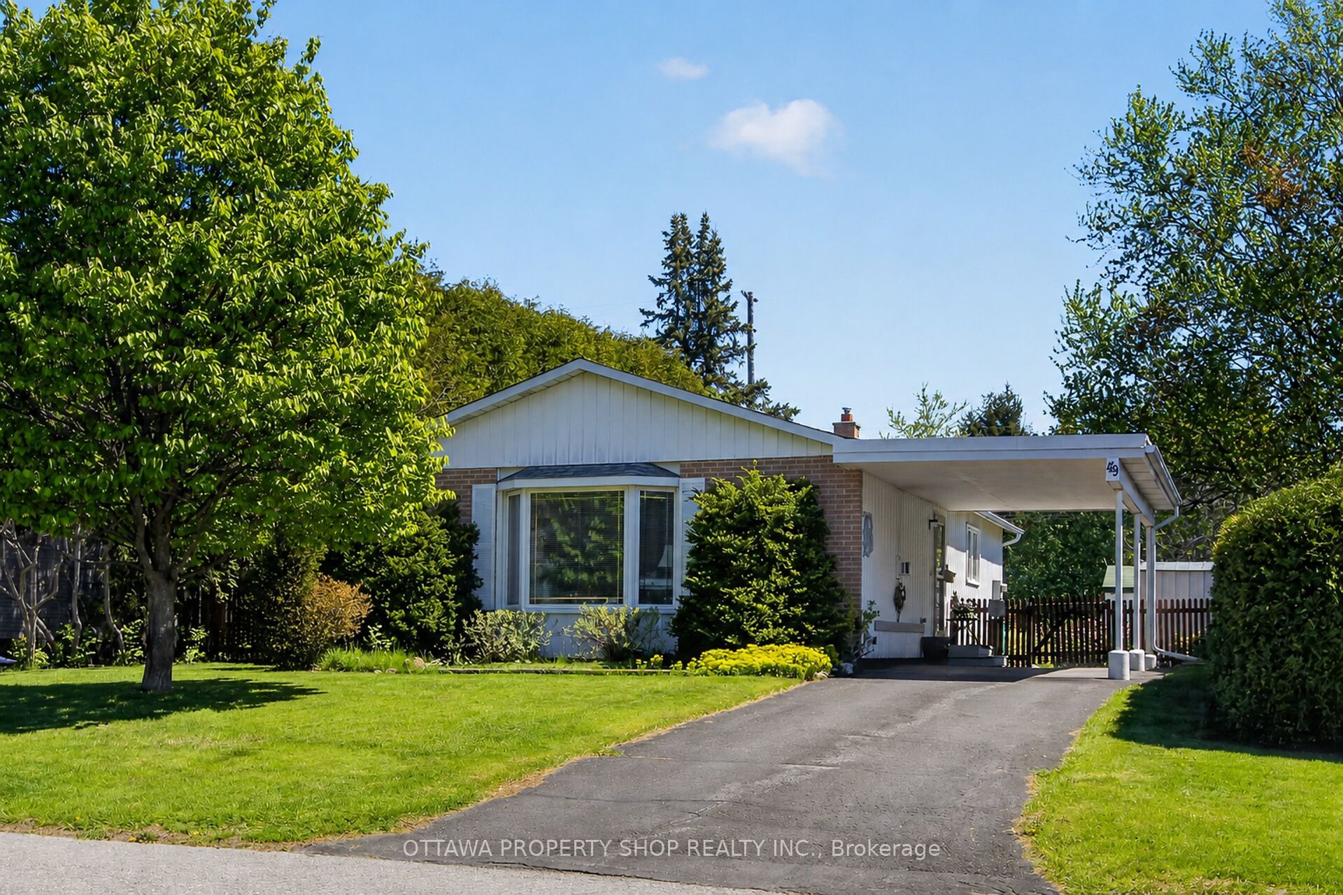 49 Country Lane, Kanata, ON K2L 1H9 photo 2