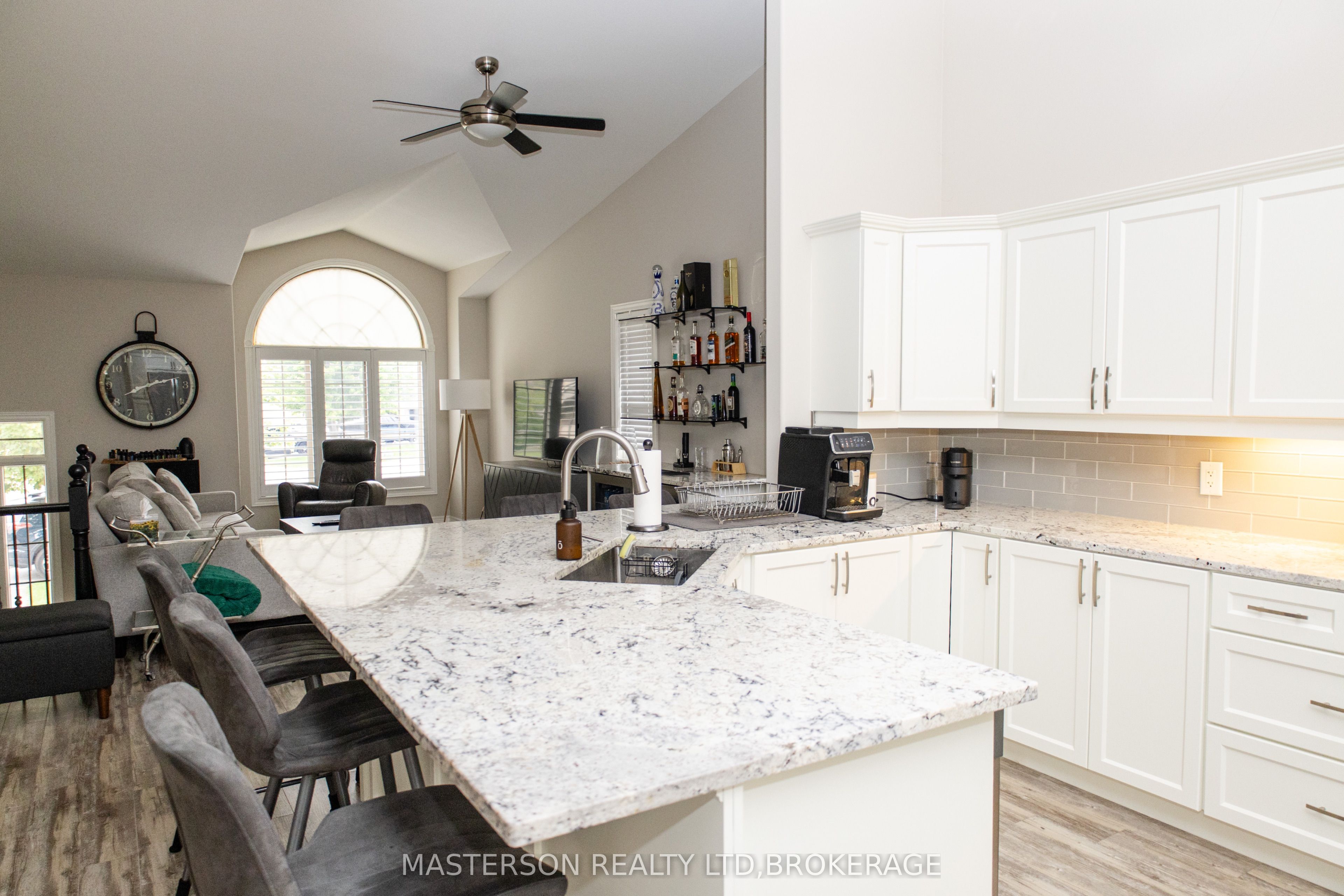 6662 Alina Court, Niagara Falls, ON L2H 0A7 photo 3