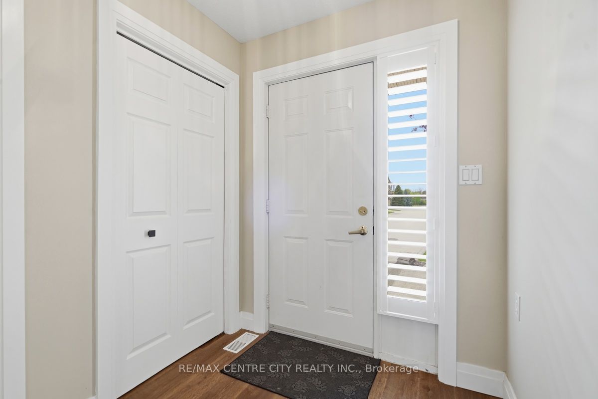 22 Ilderbrook Circle, Middlesex Centre, ON N0M 2A0 photo 3