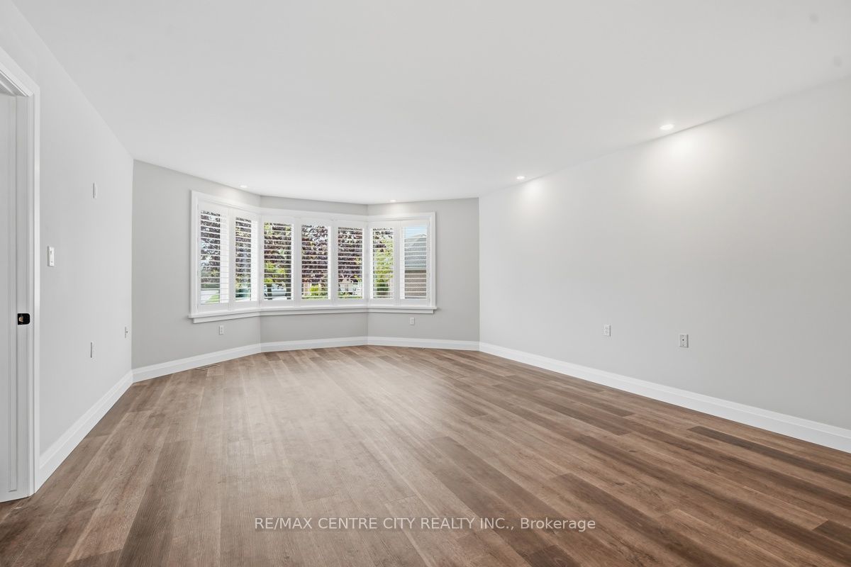 22 Ilderbrook Circle, Middlesex Centre, ON N0M 2A0 photo 5