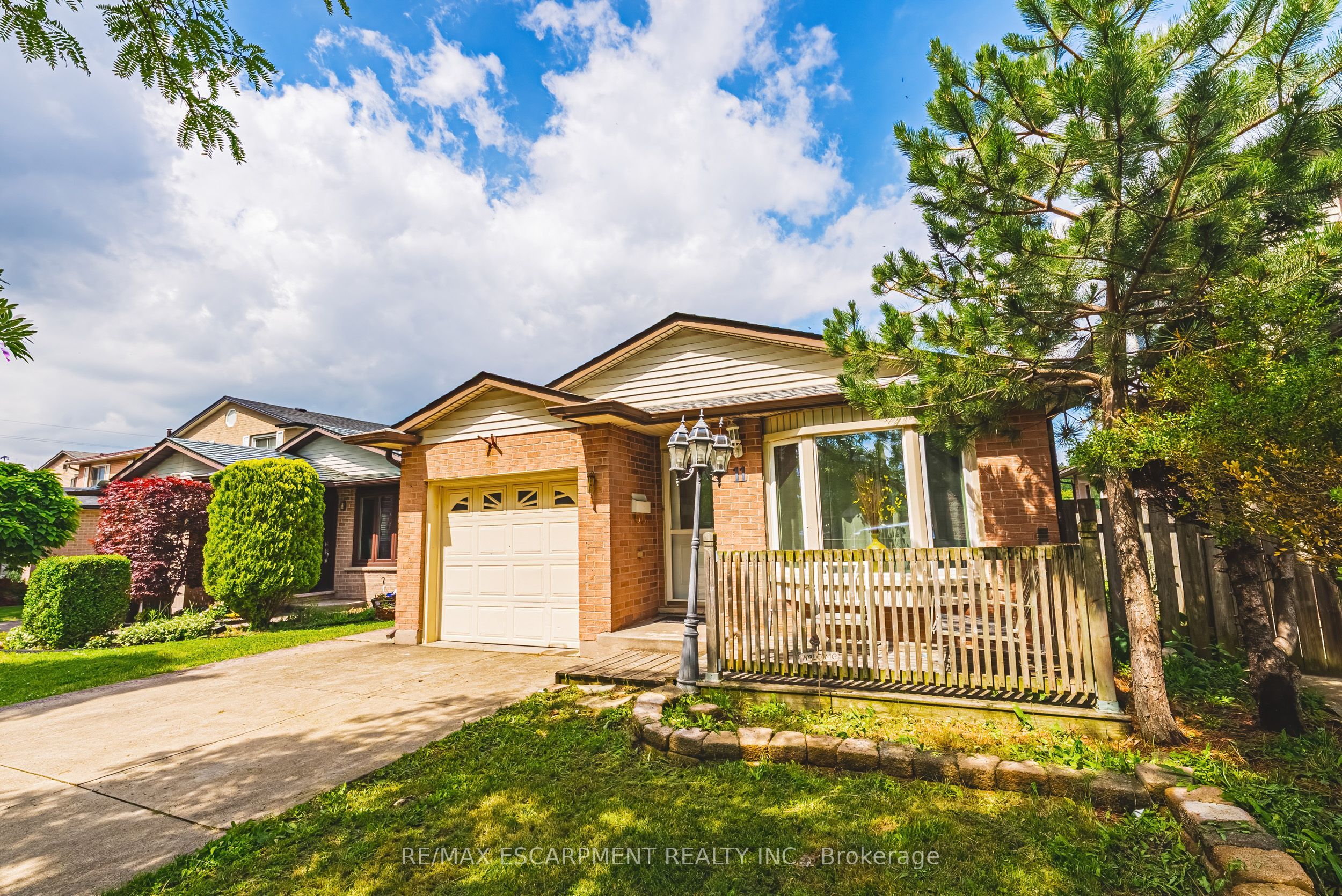 11 Drakes Drive, Hamilton, ON L8E 4G4 photo 4