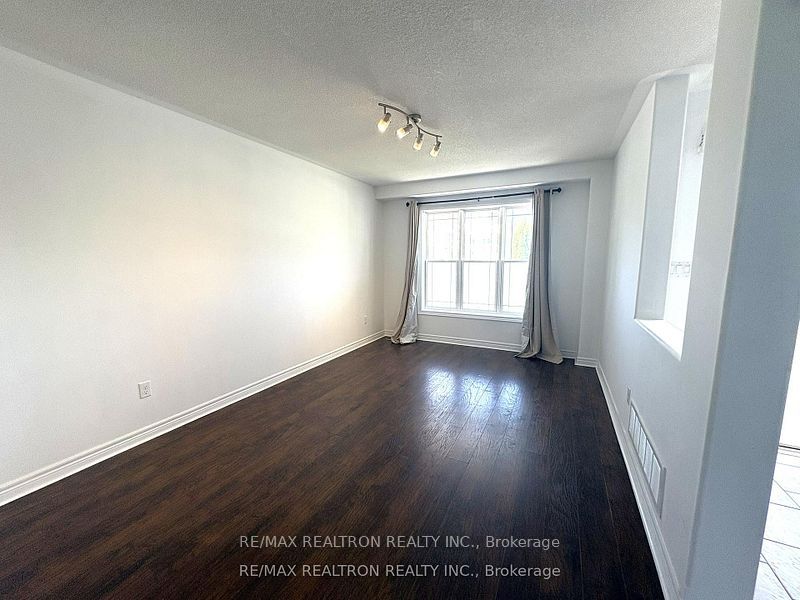 132 Bowen Drive, Peterborough, ON K9H 0C1 photo 4