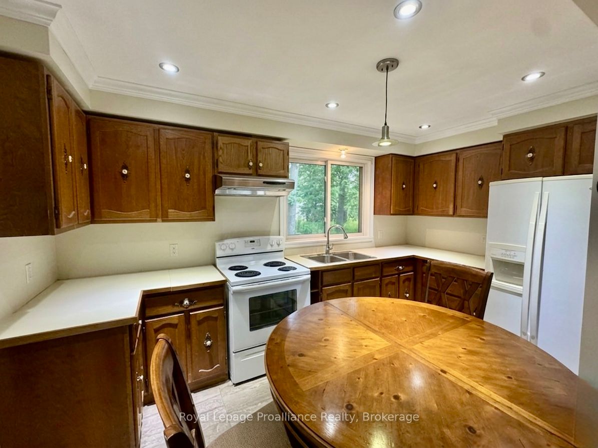 2683 Maplegrove Road, Cavan Monaghan, ON K9J 6X4 photo 2