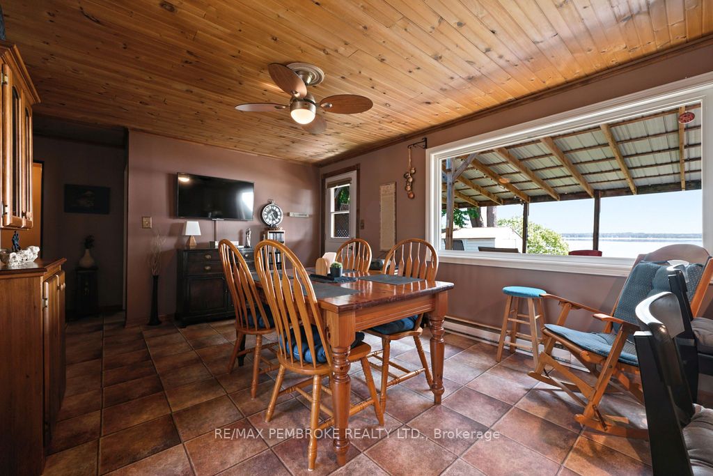 1213 Burns Drive, Laurentian Valley, ON K8A 7M9 photo 5