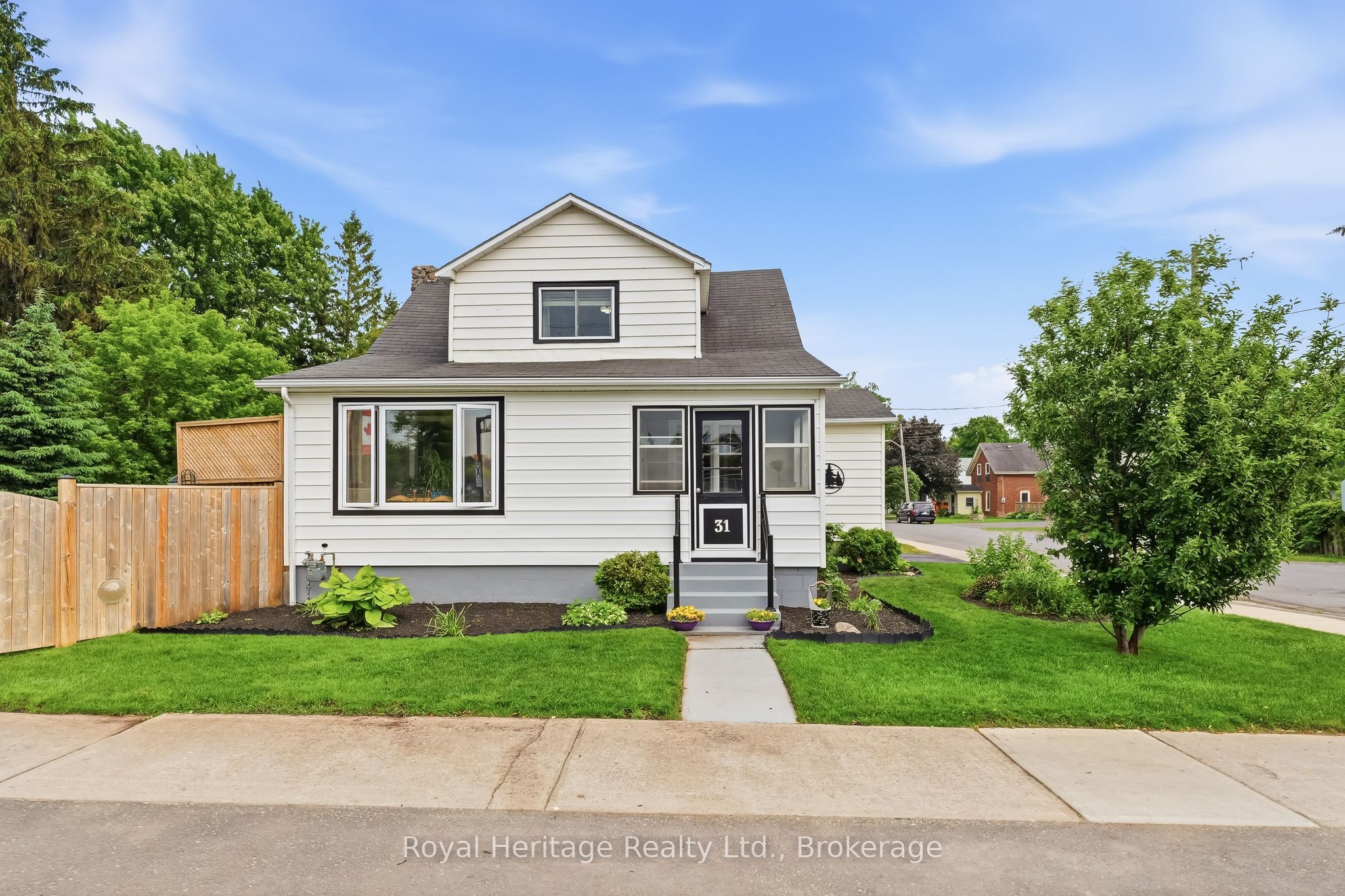 31 Elizabeth Street, Brighton, ON K0K 1H0
