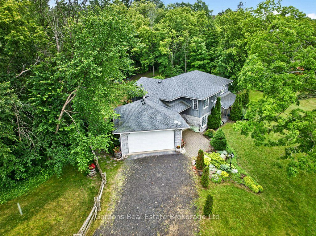 13 Cannery Road, Prince Edward County, ON K8N 4Z7