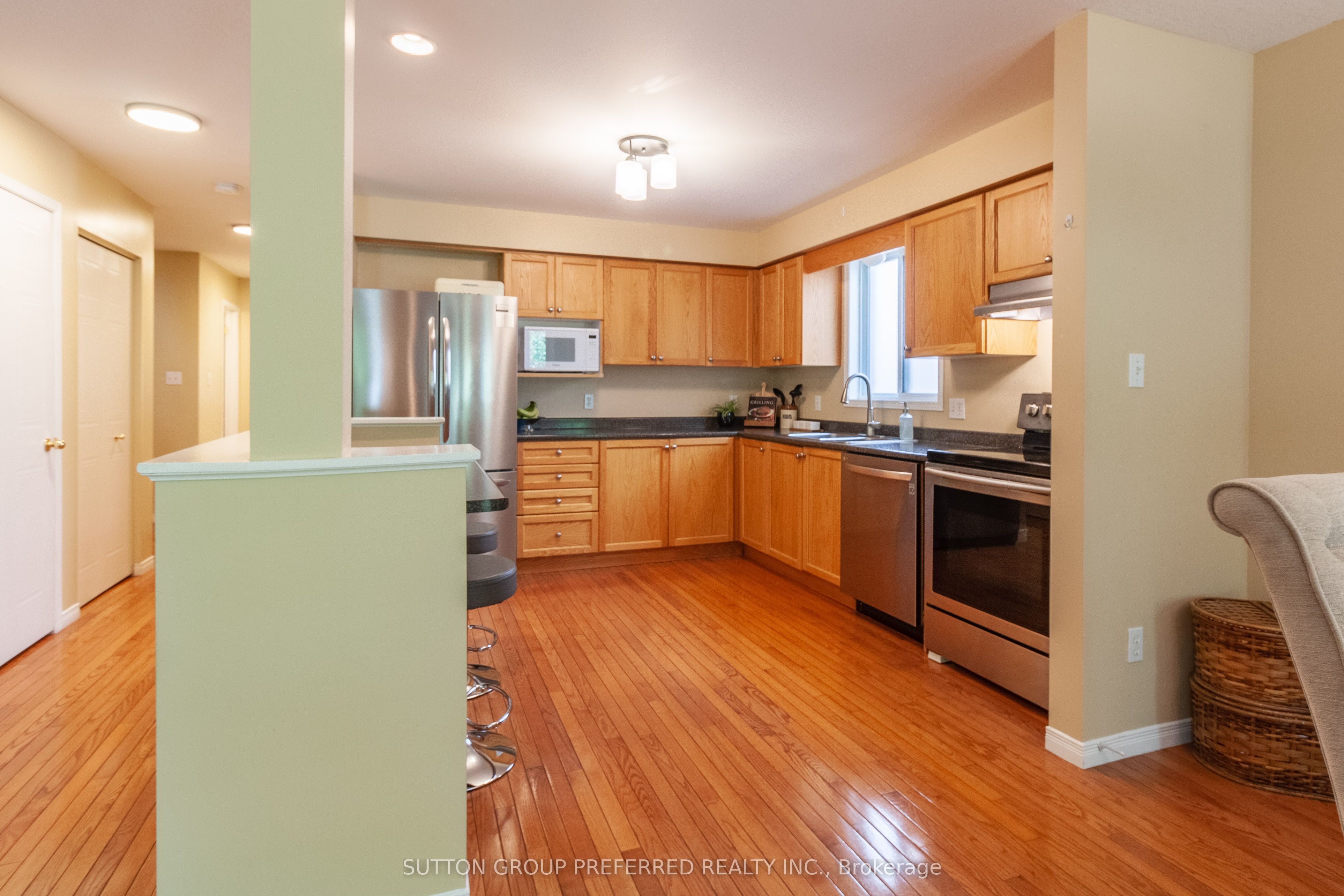 907 Blacksmith Street, London North, ON N6H 5R5 photo 4