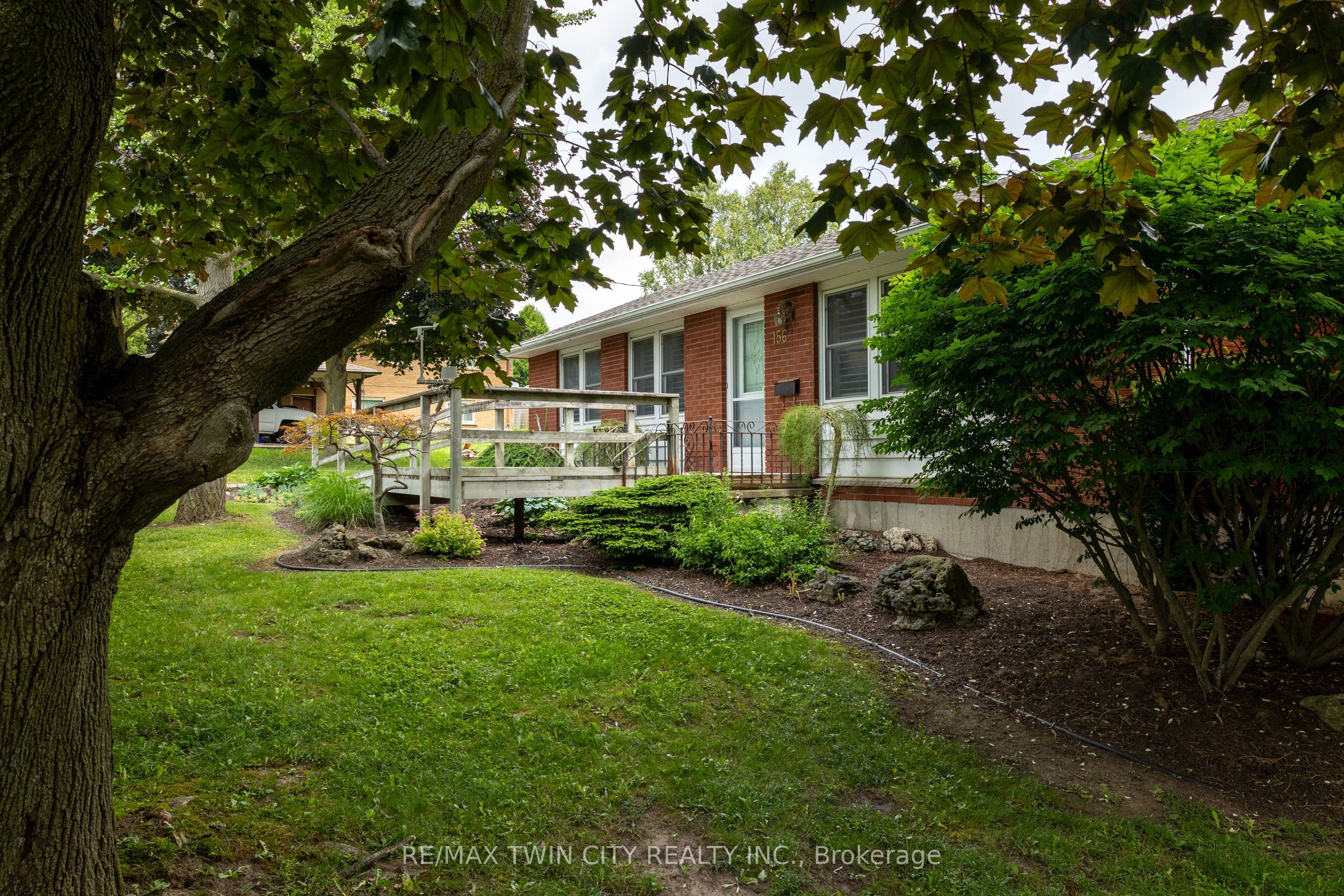 156 MUTUAL Street N, Ingersoll, ON N5C 2A3 photo 2