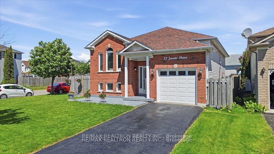 12 Jarvis Drive, Port Hope, ON L1A 4J8