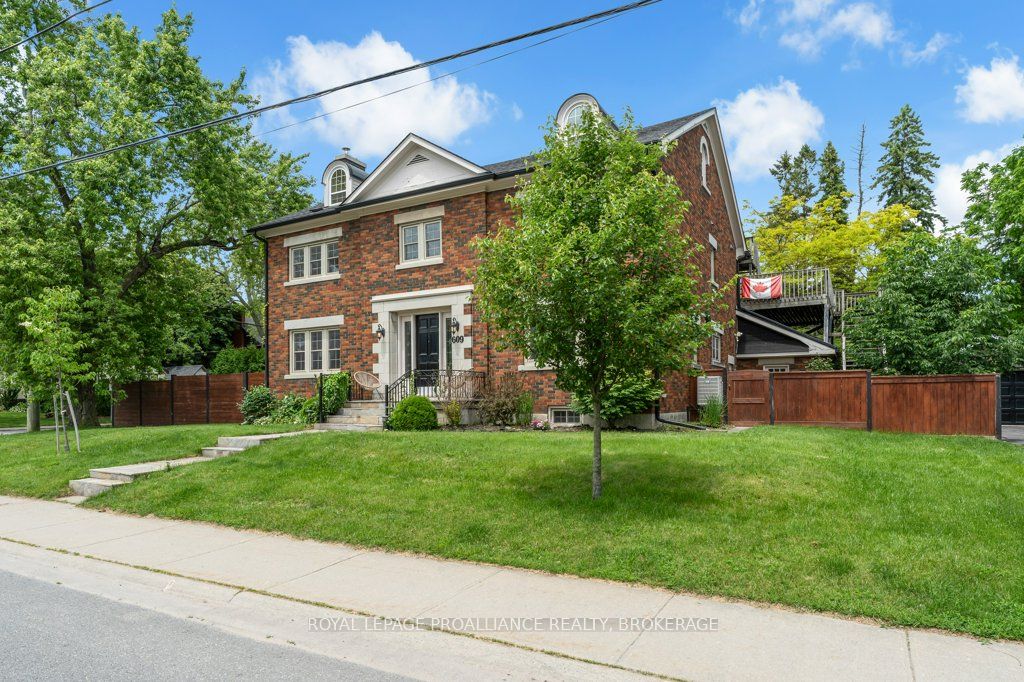 609 Earl Street, Kingston, ON K7L 2K6 photo 2