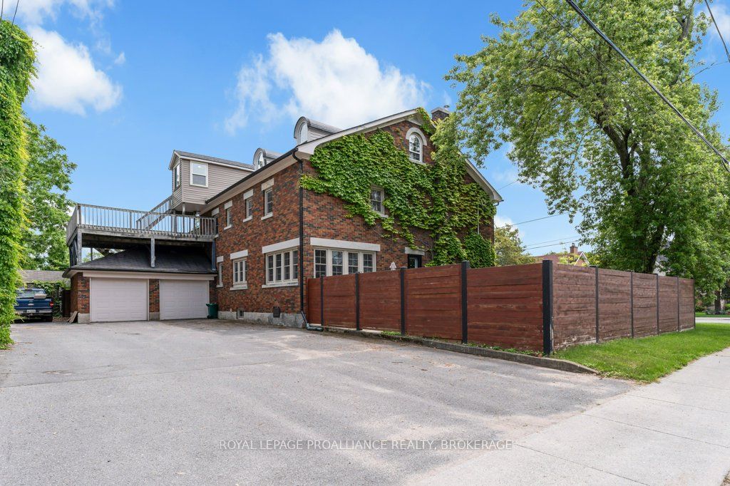 609 Earl Street, Kingston, ON K7L 2K6 photo 3