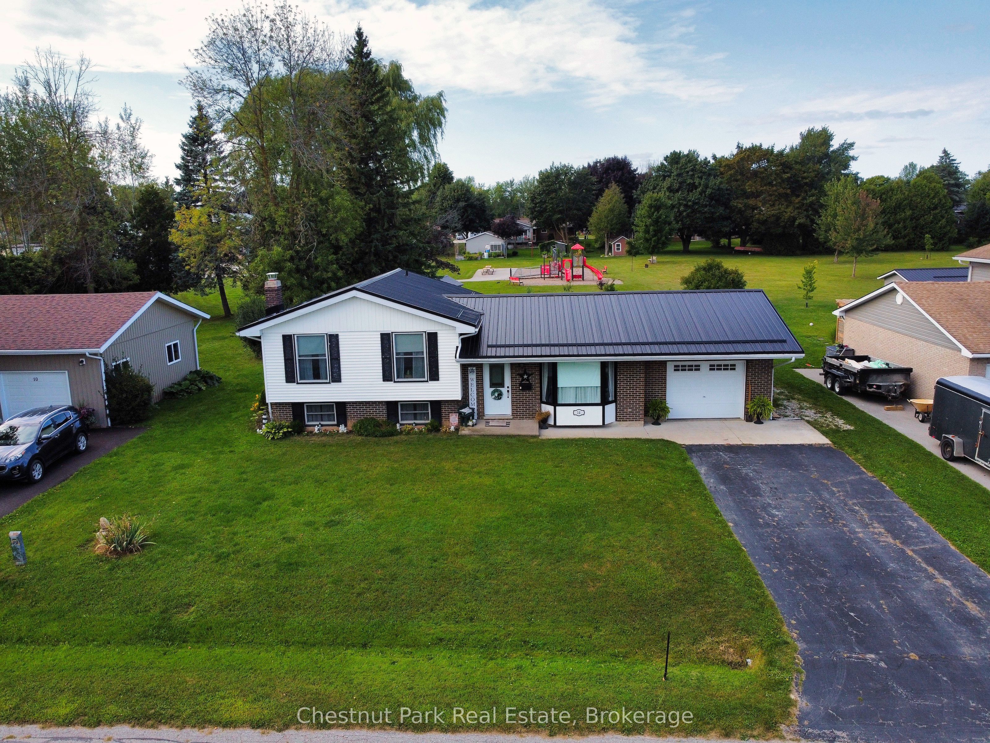 14 Tower Road, Arran-Elderslie, ON N0G 1L0 photo 2