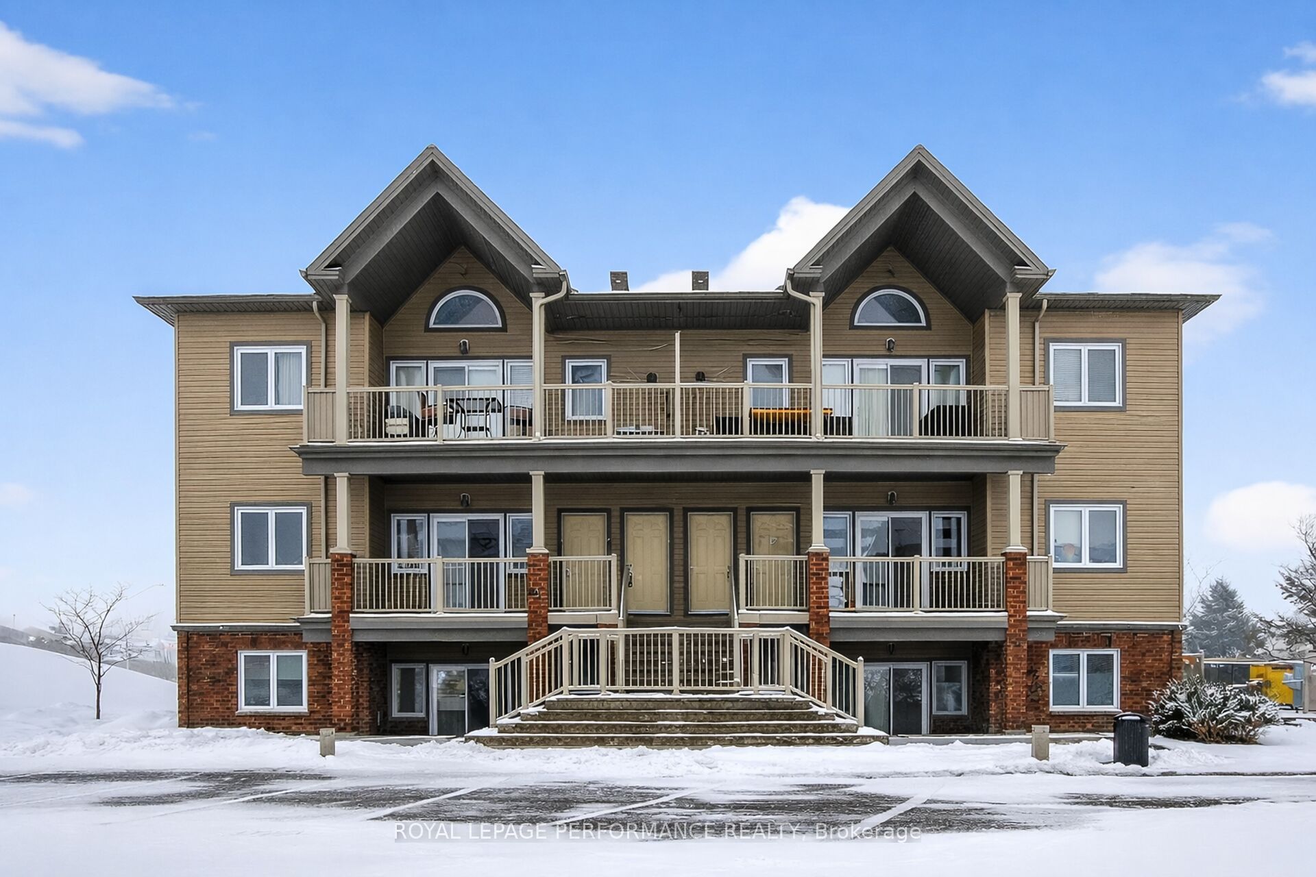 135 Harthill Way B, Barrhaven, ON K2J 5V1