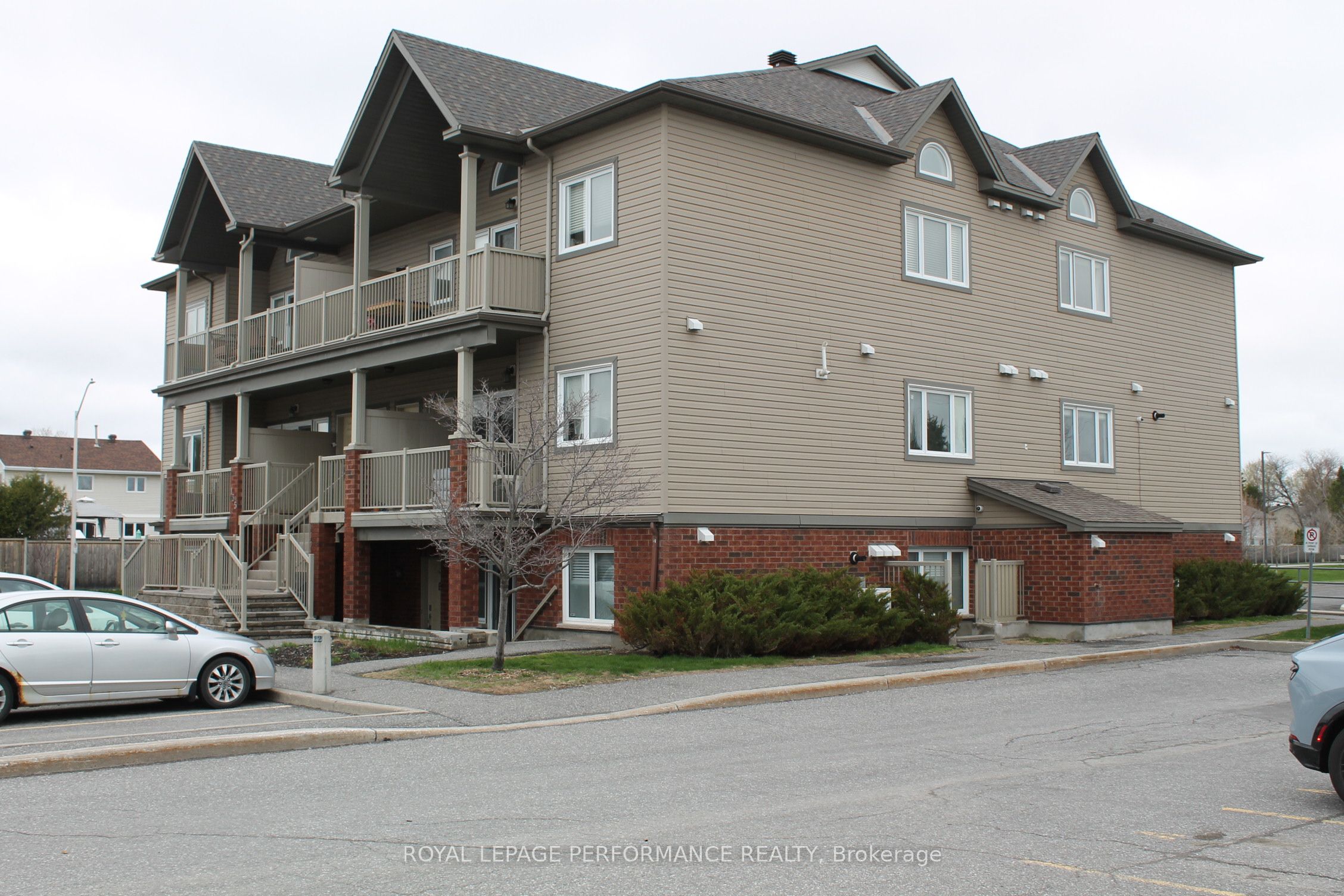 135 Harthill Way B, Barrhaven, ON K2J 5V1 photo 3