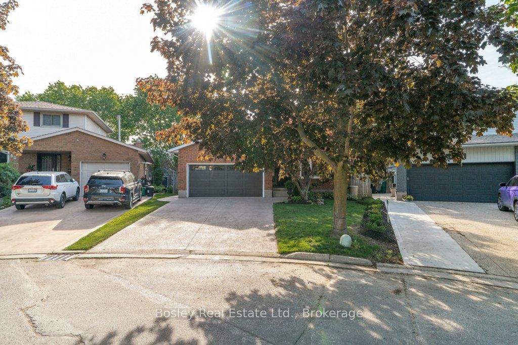 44 Windermere Court, Kitchener, ON N2N 2W4 photo 2