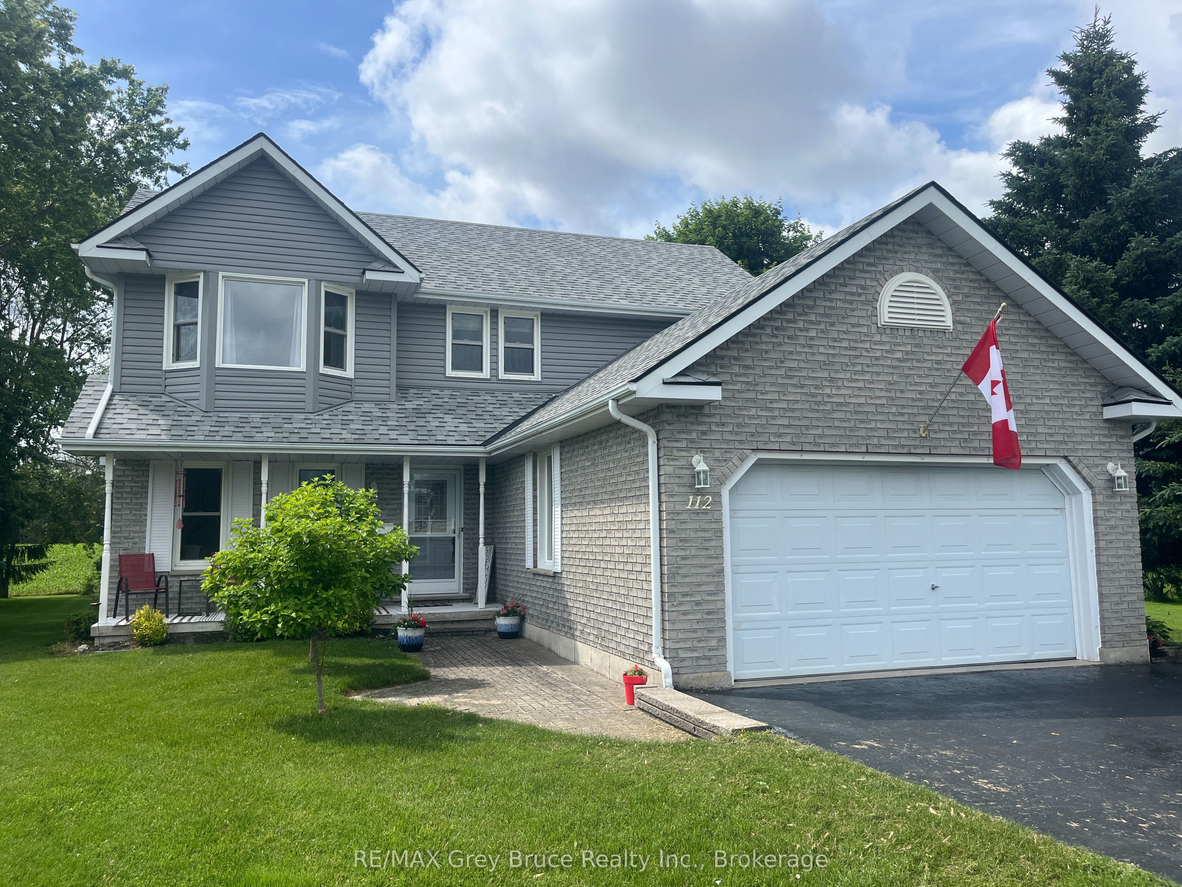 112 Mary Avenue, Georgian Bluffs, ON N4K 5N5 photo 2