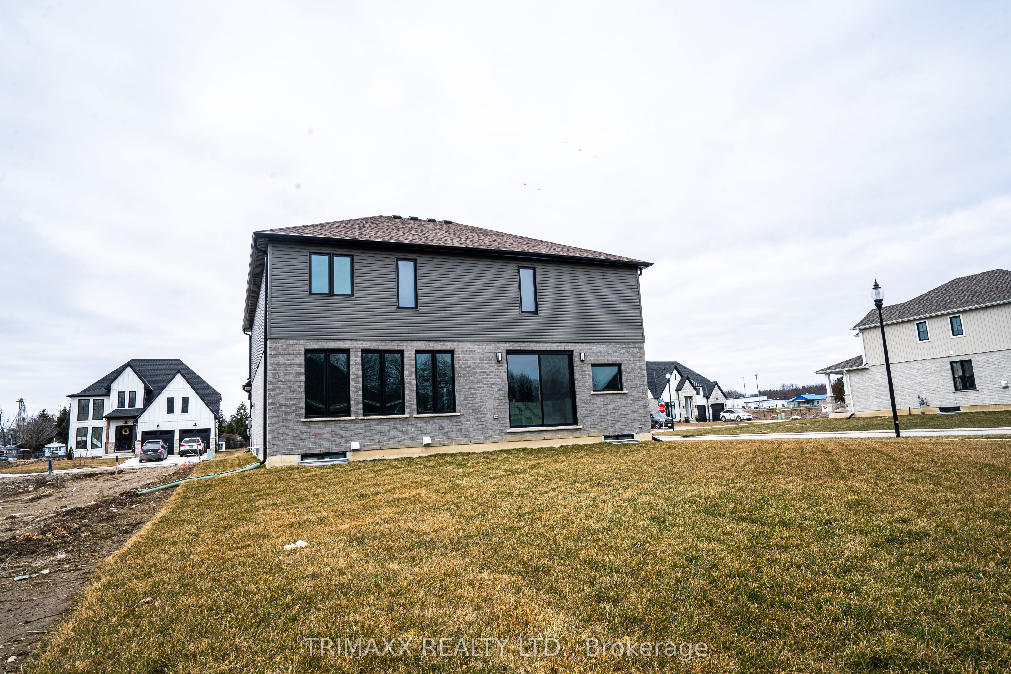 188 Foxborough Place, Thames Centre, ON N0M 2P0 photo 3