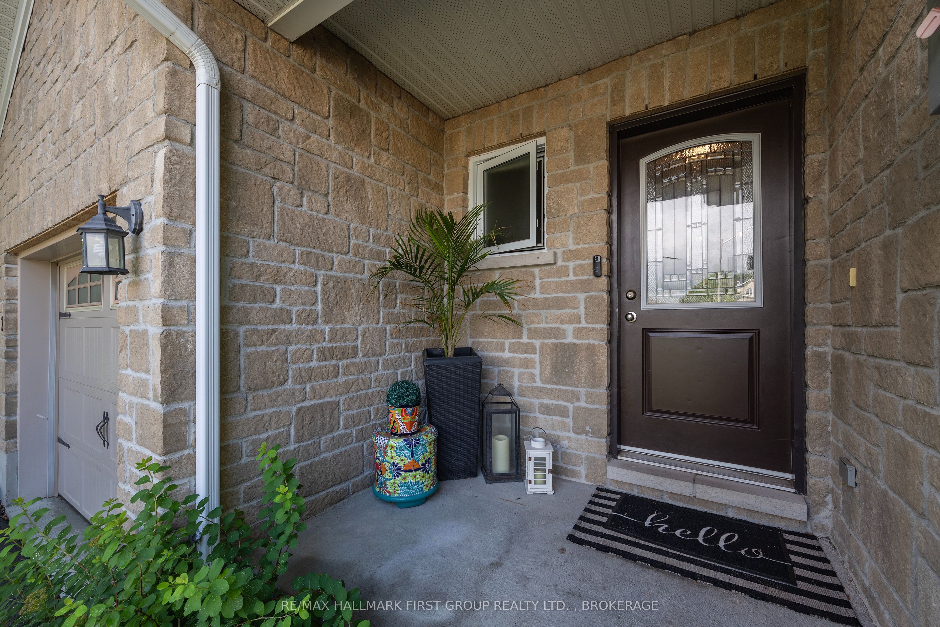 940 SWANFIELD Street, Kingston, ON K7M 0A5 photo 4