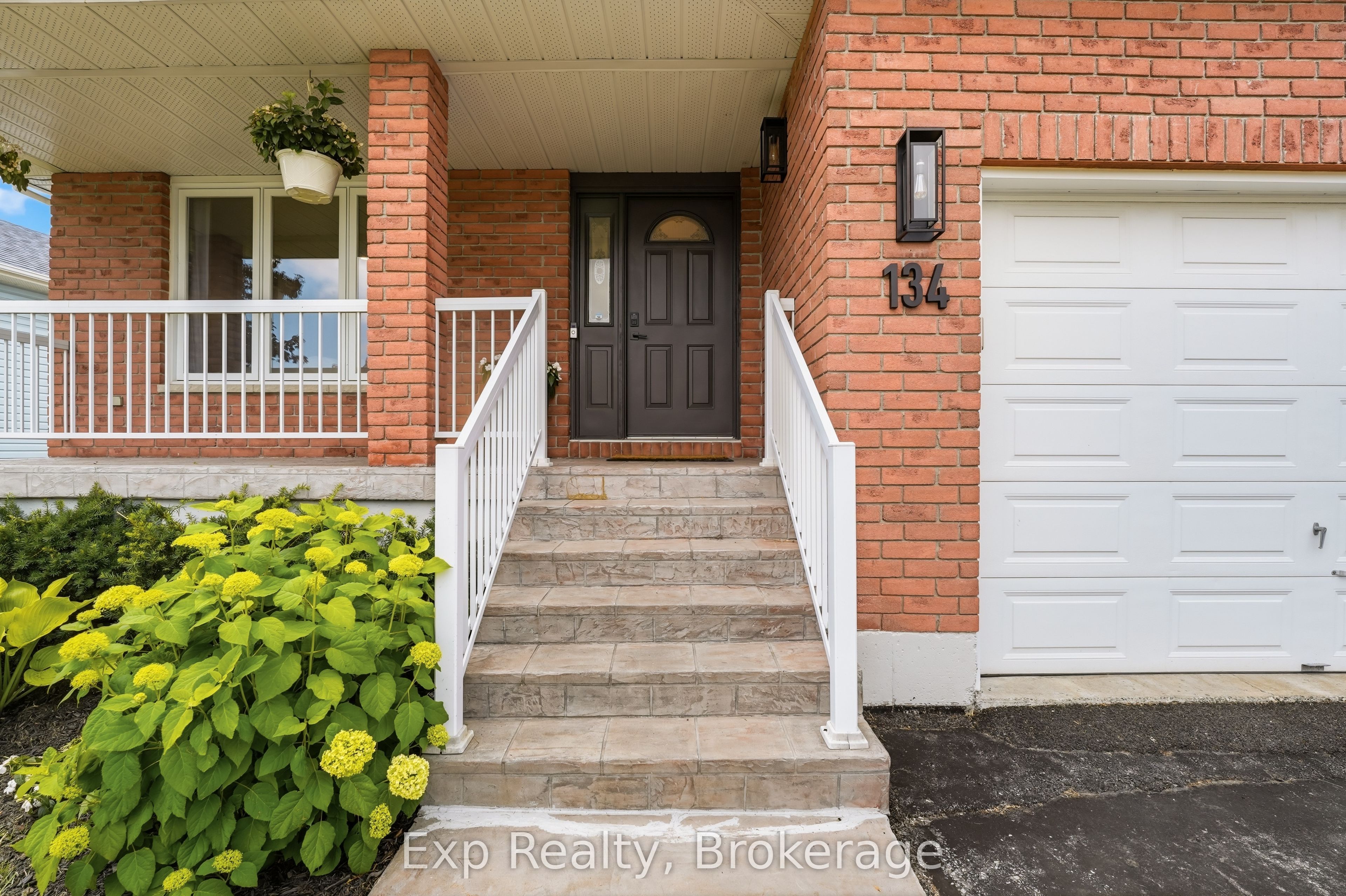 134 Finch Drive, Belleville, ON K8P 5L4 photo 4