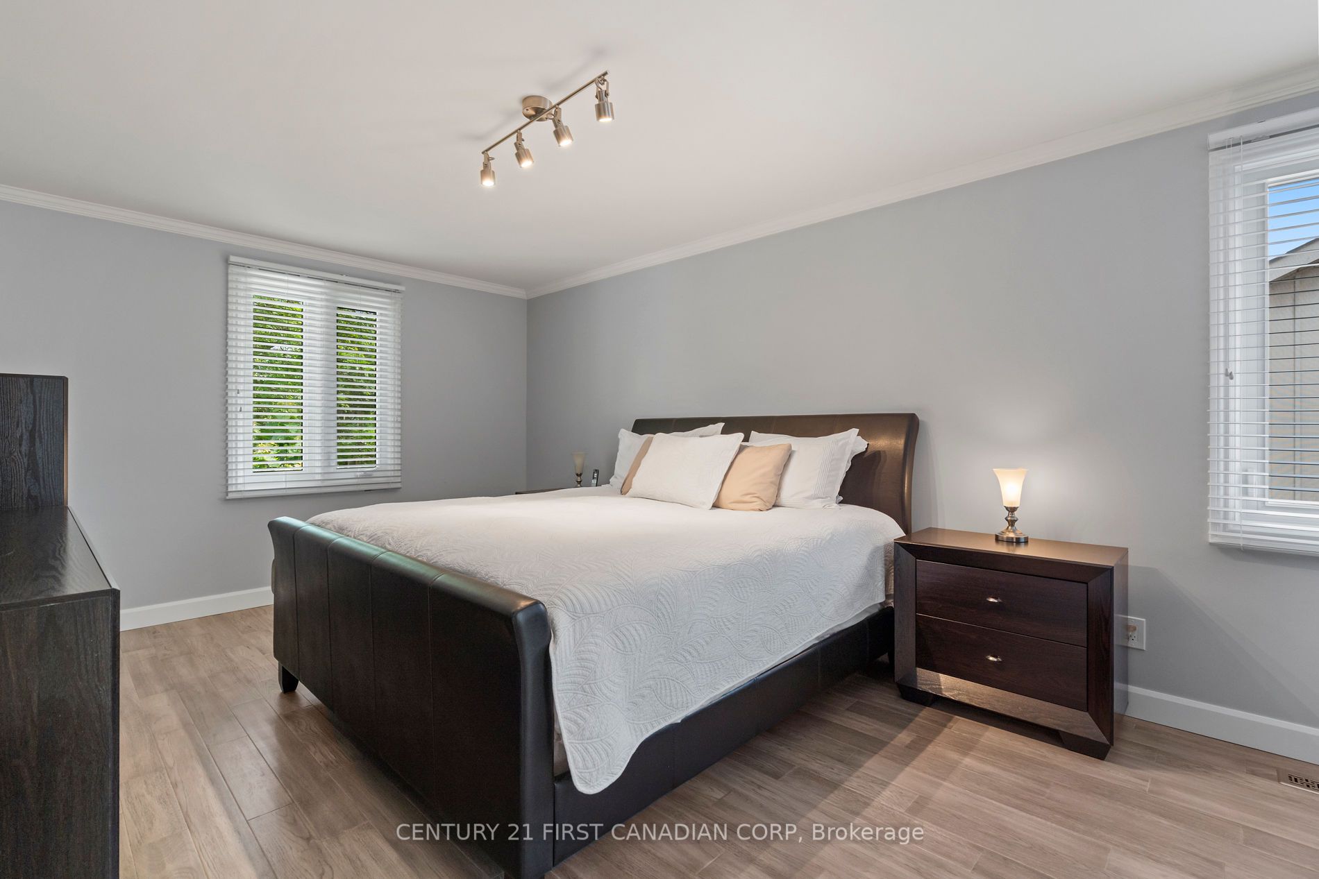 1677 Phillbrook Crescent, London North, ON N5X 2Z4 photo 2