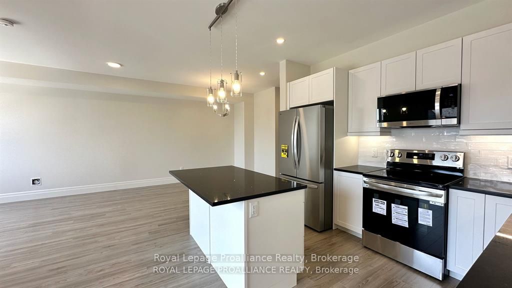 39 Markland Avenue, Prince Edward County, ON K0K 2T0 photo 2