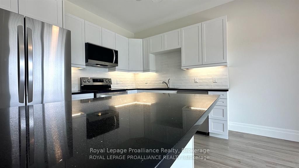 39 Markland Avenue, Prince Edward County, ON K0K 2T0 photo 3