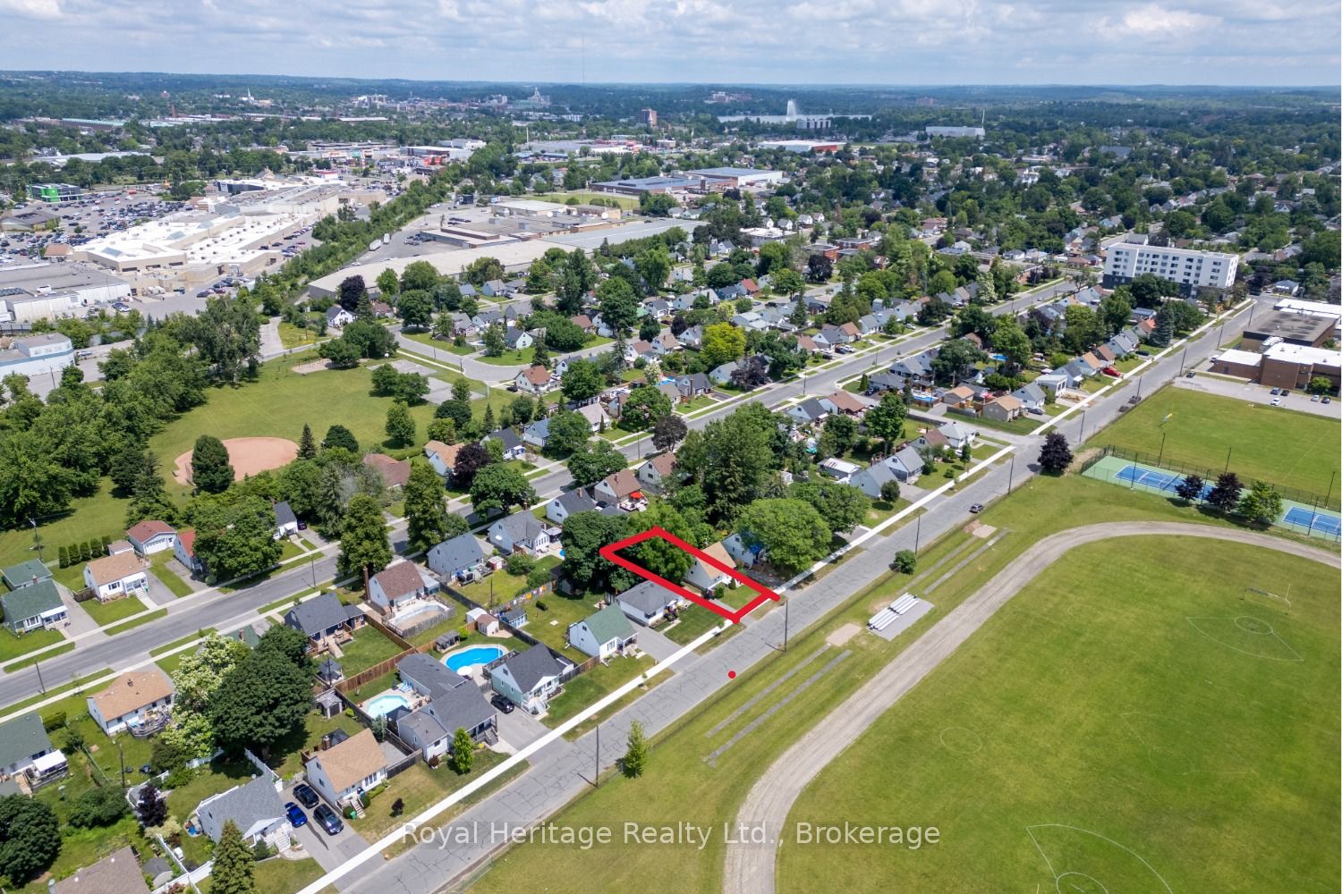 722 Gillespie Avenue, Peterborough, ON K9J 4B7