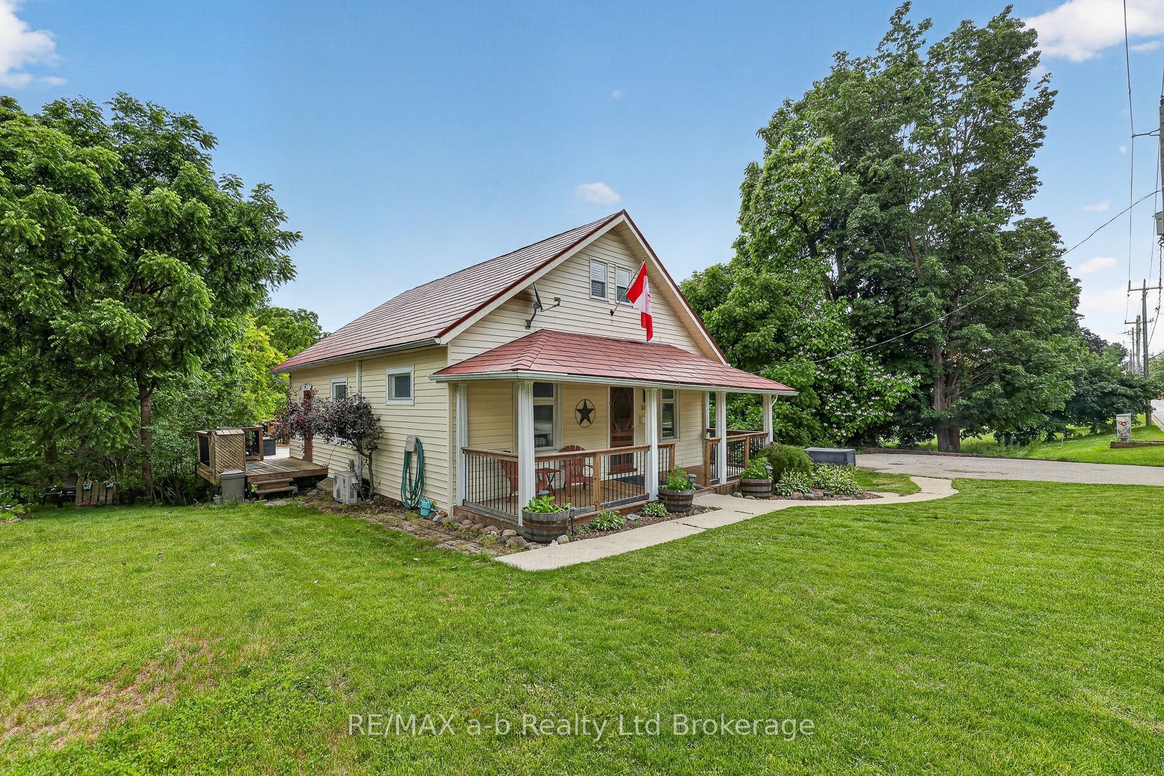 301 Thames Street S, Ingersoll, ON N5C 2T8 photo 2